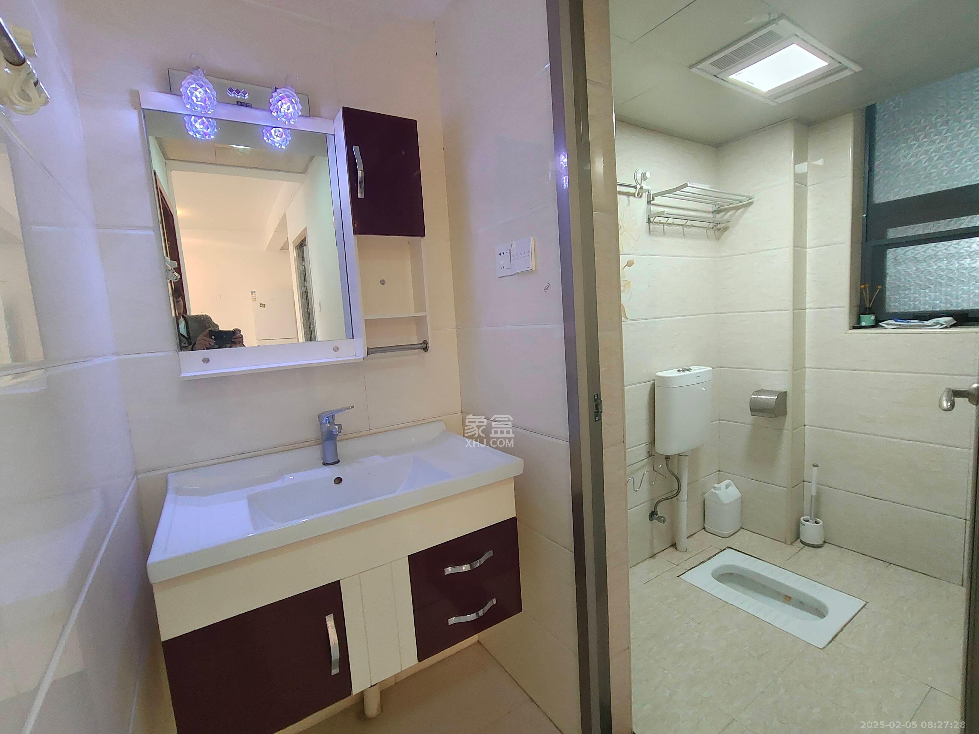 凯通国际城(凯通朝庭) 2室1厅1卫 2700.0元/月 凯通国际城(凯通朝庭) 2室1厅1卫 2700.0元/月室内图