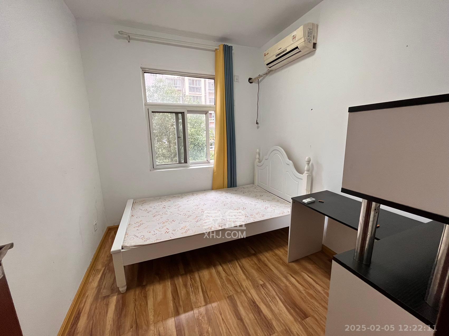 嘉盛华庭(一期、二期、三期)  3室2厅1卫    2400.0元/月 嘉盛华庭(一期、二期、三期)  3室2厅1卫    2400.0元/月室内图