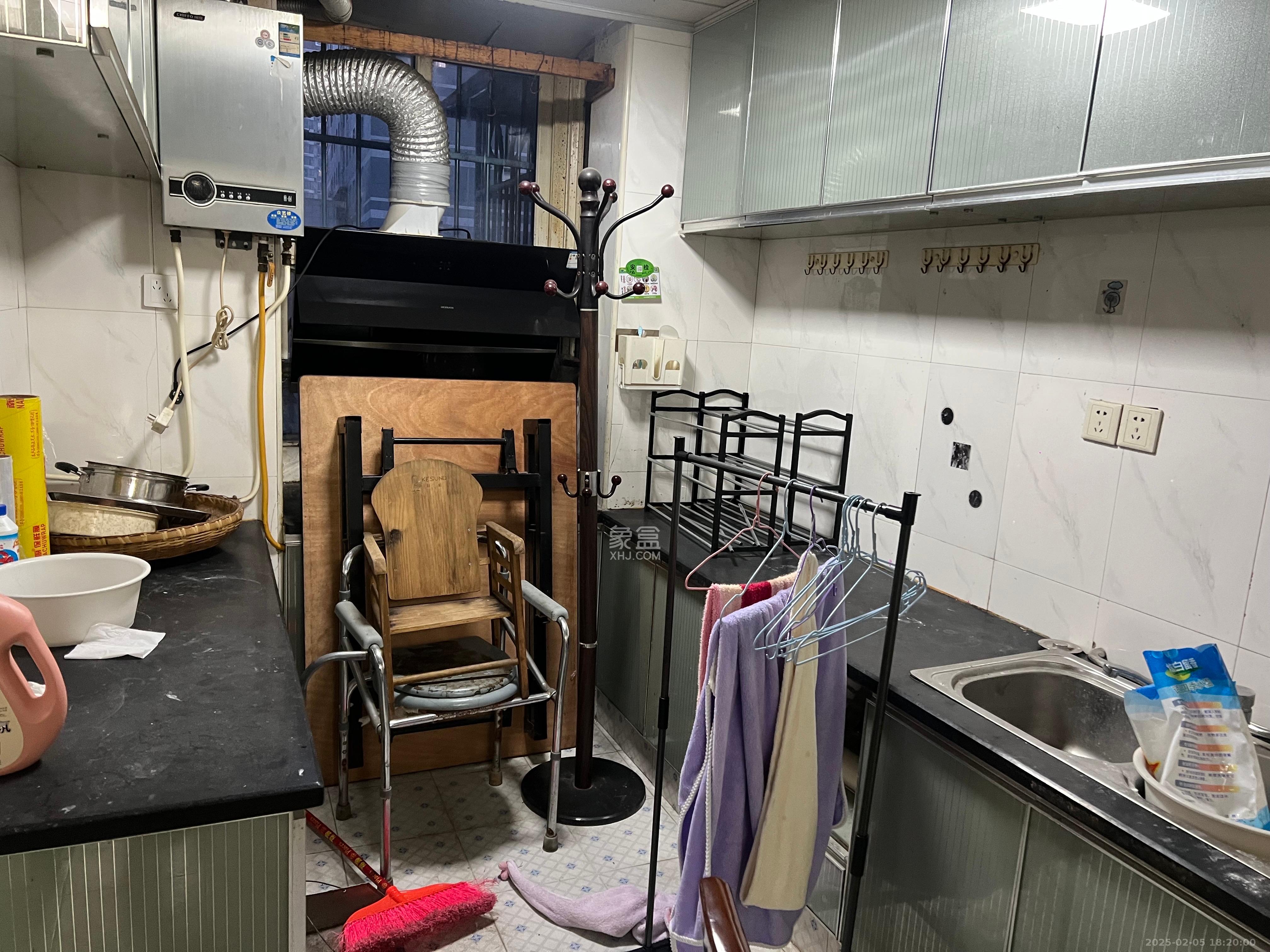 新世界商贸城 2室1厅1卫 3600.0元/月 新世界商贸城 2室1厅1卫 3600.0元/月室内图