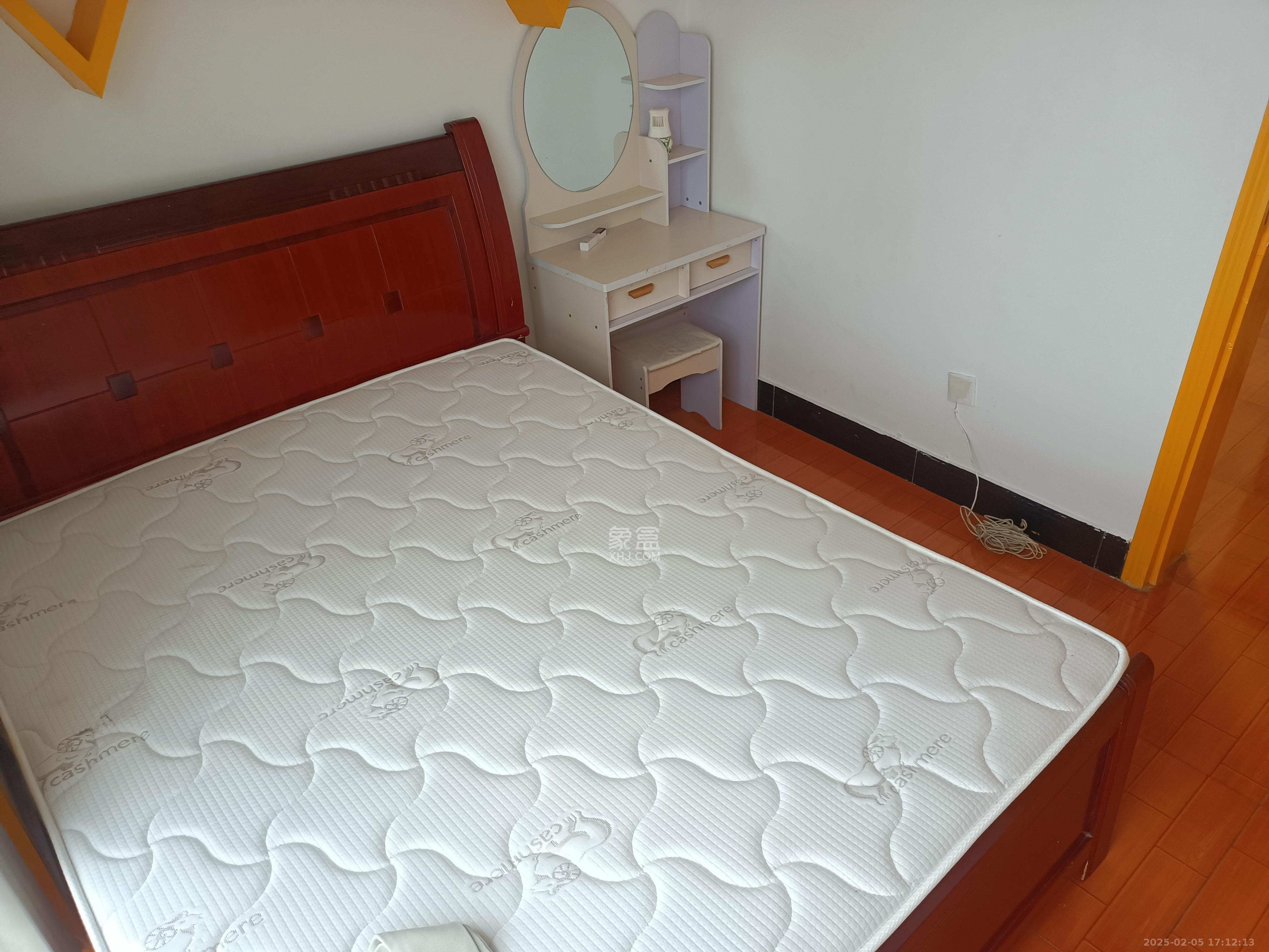 青和上座(上味舫大厦) 1室1厅1卫 2000.0元/月 青和上座(上味舫大厦) 1室1厅1卫 2000.0元/月室内图