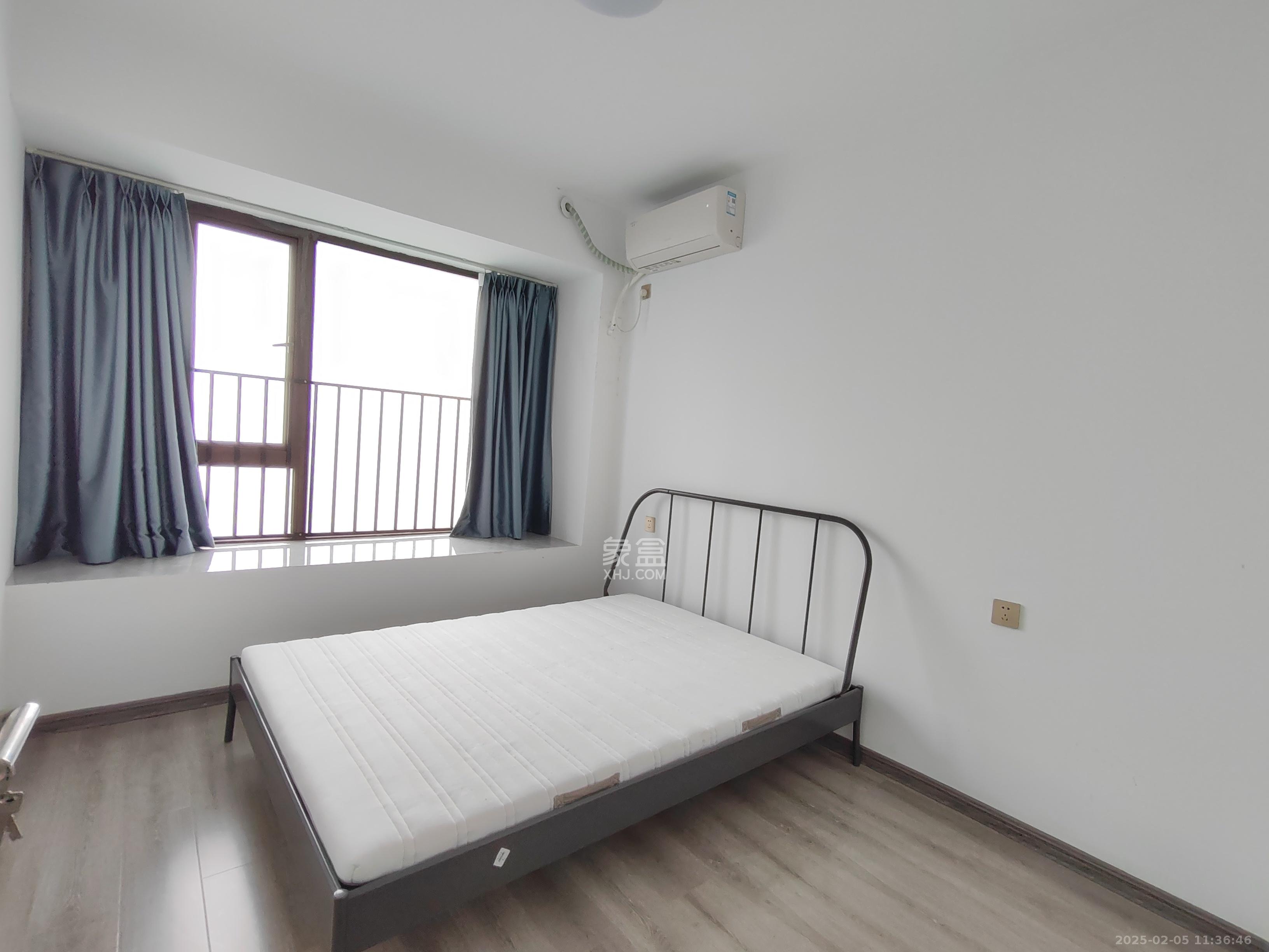 华润凤凰城三期 4室2厅2卫 3400.0元/月 华润凤凰城三期 4室2厅2卫 3400.0元/月室内图