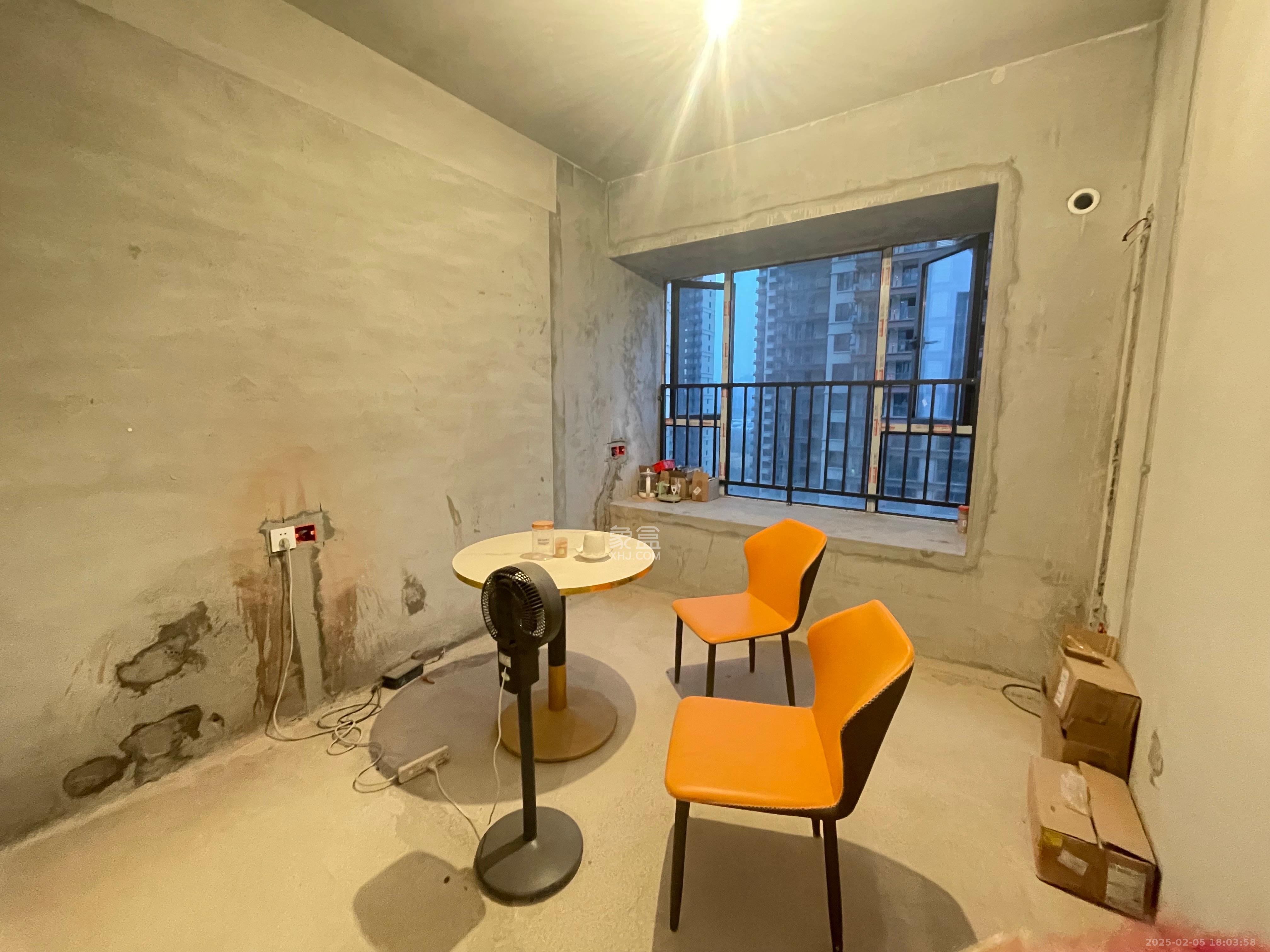 辉煌国际城三期 4室2厅2卫 1200.0元/月 辉煌国际城三期 4室2厅2卫 1200.0元/月室内图