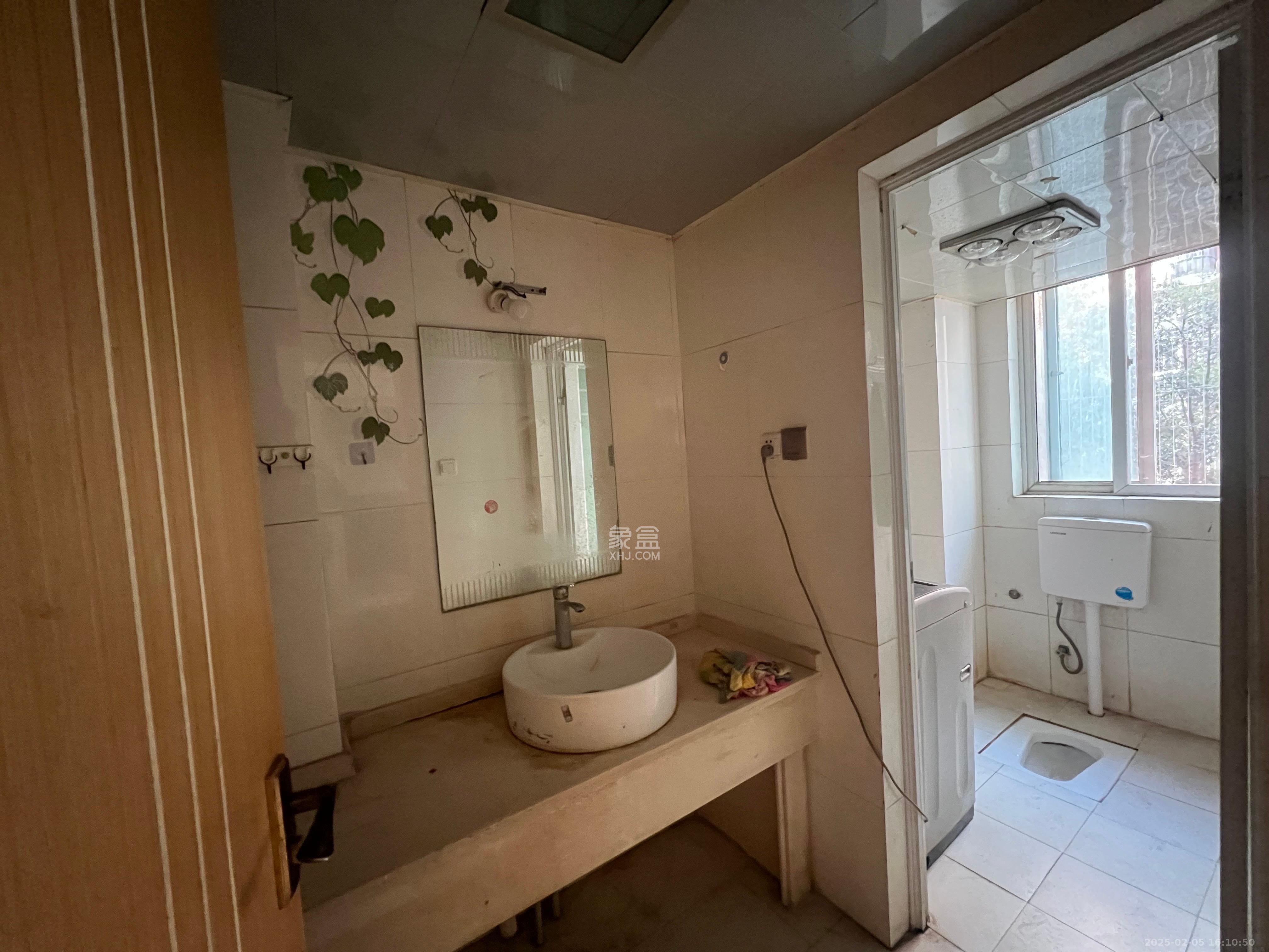 友谊嘉园  4室2厅1卫    3000.0元/月 友谊嘉园  4室2厅1卫    3000.0元/月室内图