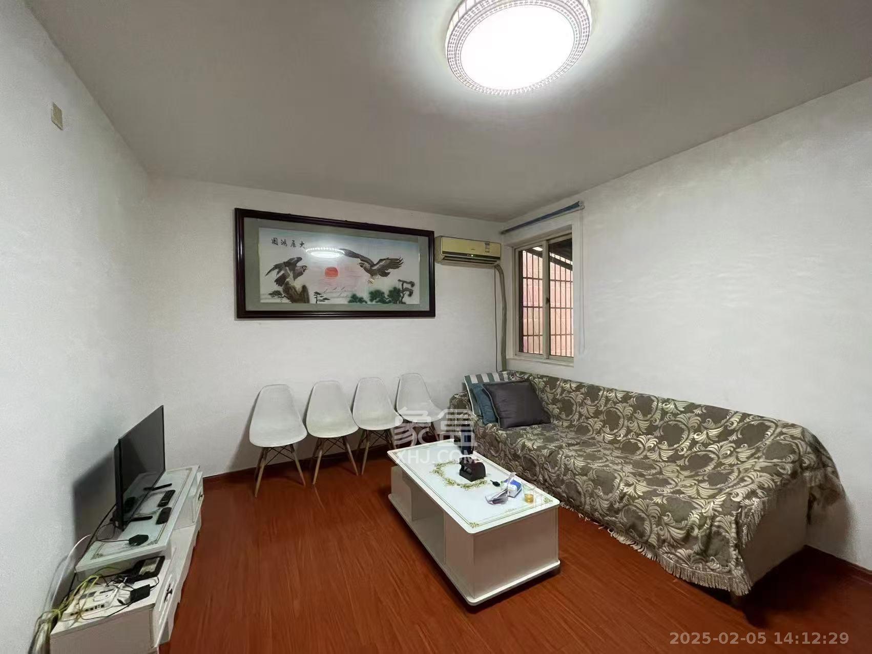 江南公寓  2室1厅1卫    1700.0元/月 江南公寓  2室1厅1卫    1700.0元/月室内图1