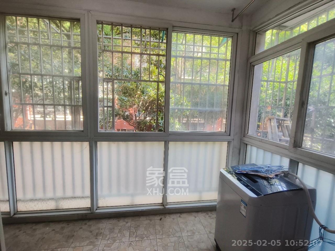 东南雅苑 3室2厅1卫 2600.0元/月 东南雅苑 3室2厅1卫 2600.0元/月室内图