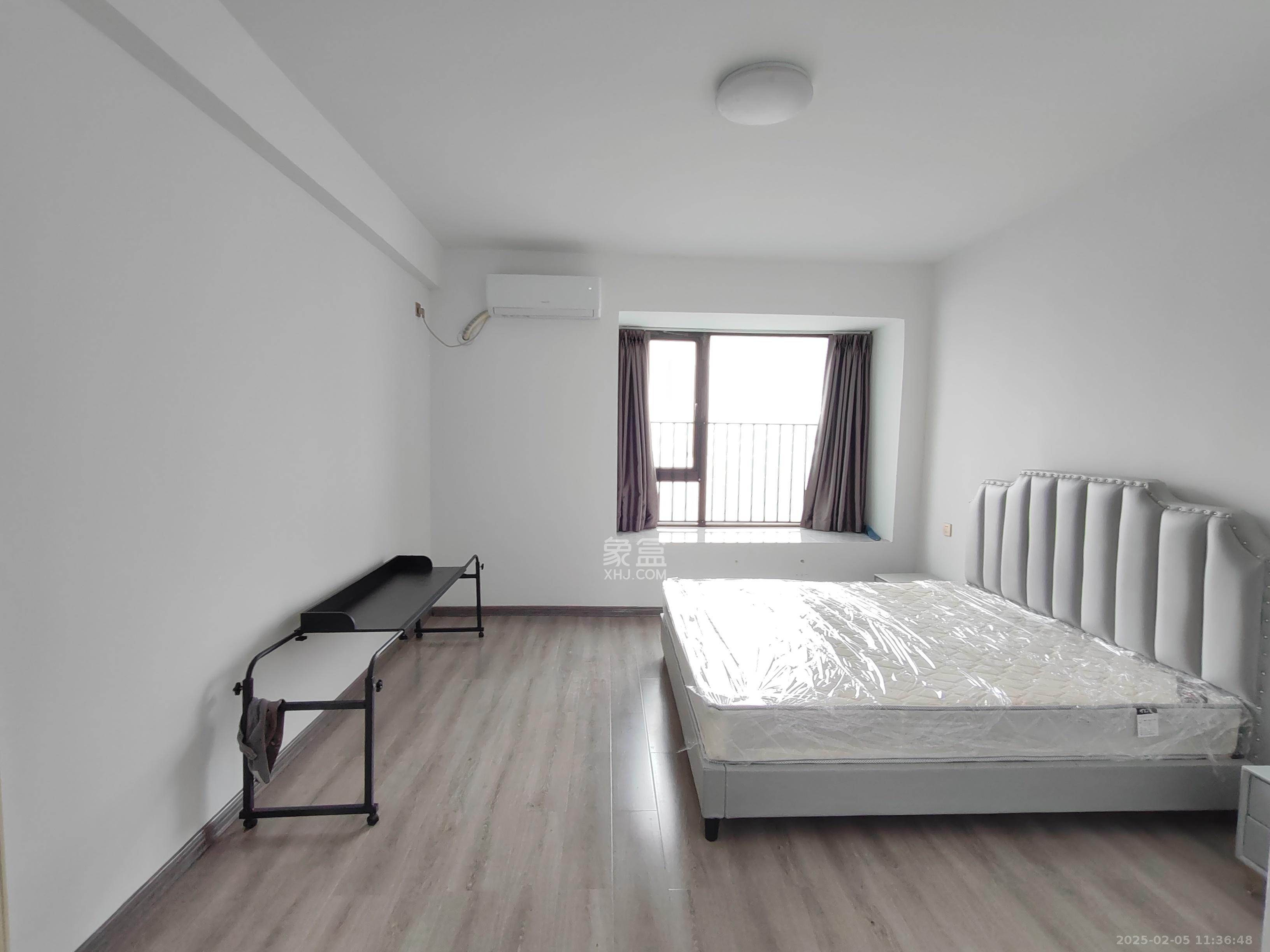 华润凤凰城三期 4室2厅2卫 3400.0元/月 华润凤凰城三期 4室2厅2卫 3400.0元/月室内图