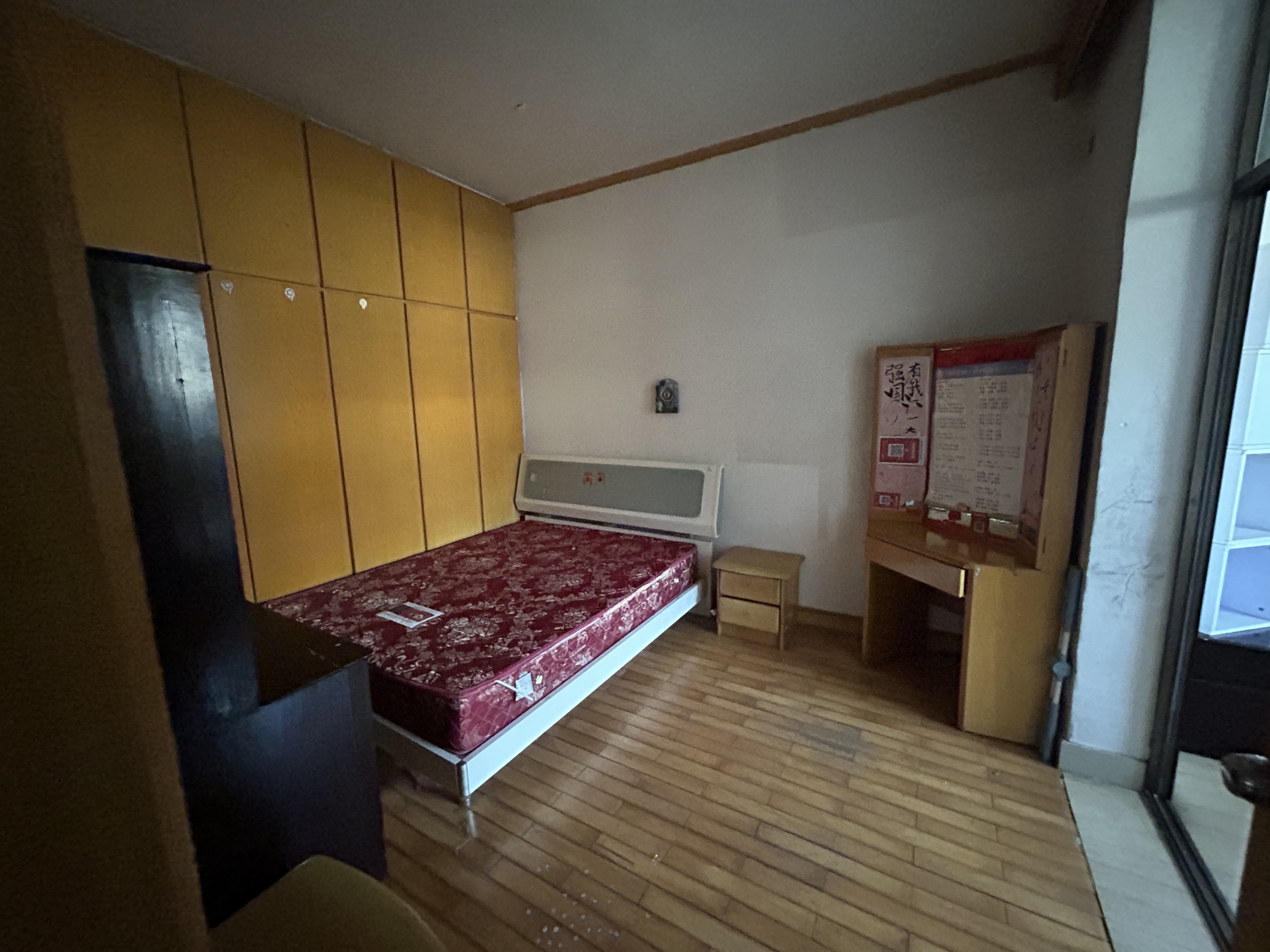 一小家属楼 3室2厅2卫 1500.0元/月 一小家属楼 3室2厅2卫 1500.0元/月室内图