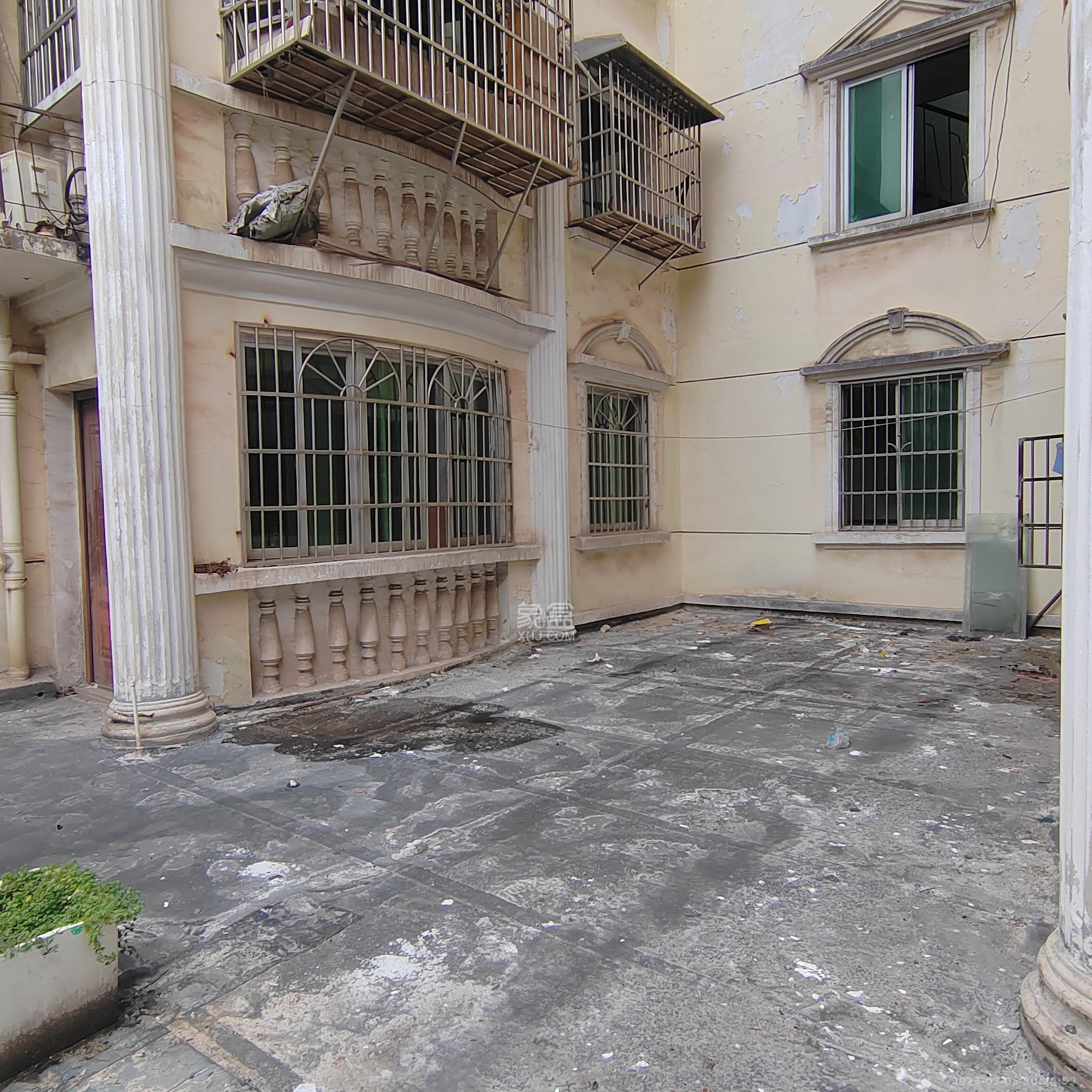 中南汽车世界 2室1厅1卫 1250.0元/月 中南汽车世界 2室1厅1卫 1250.0元/月室内图