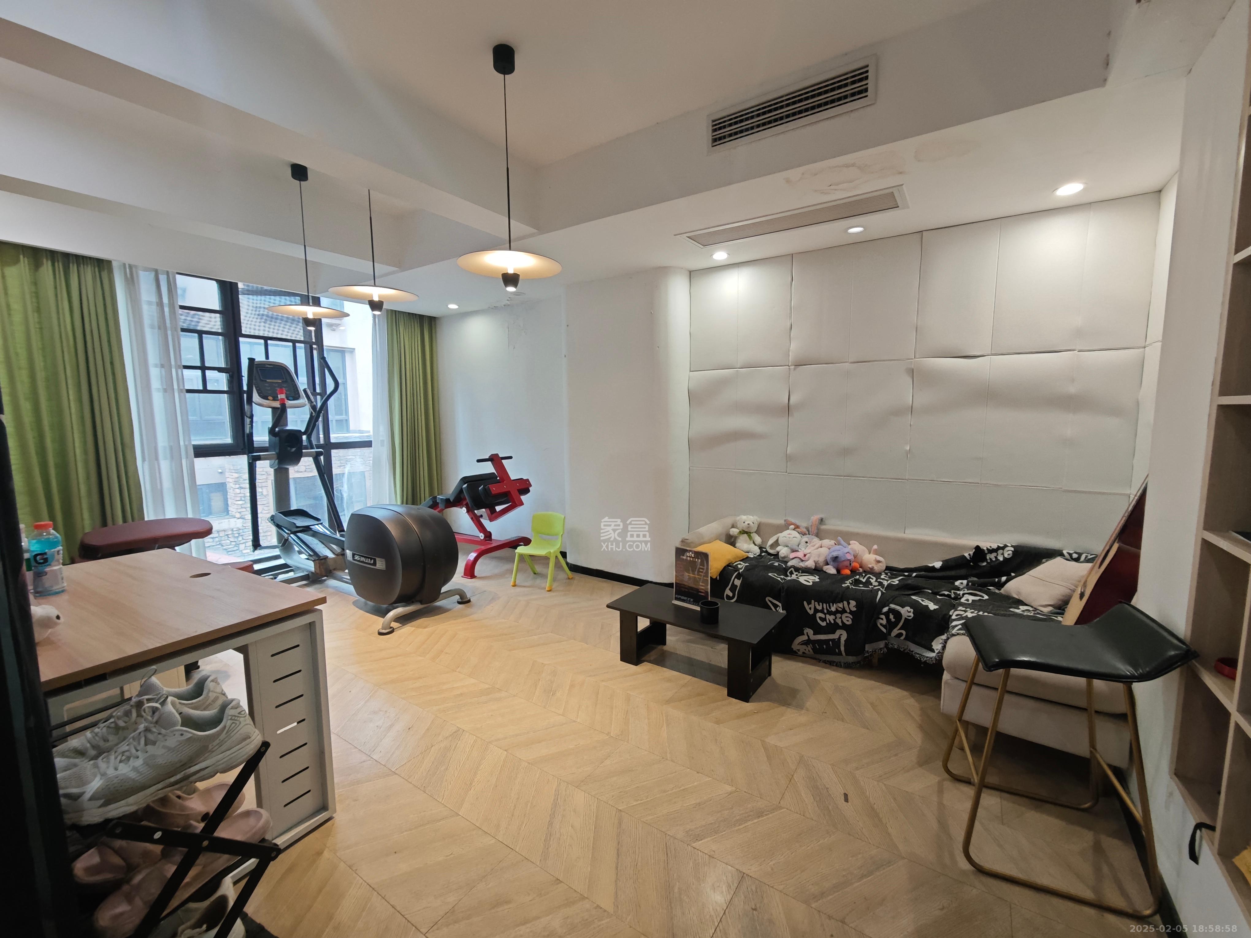 珠江郦城璞墅  6室2厅2卫    7500.0元/月 珠江郦城璞墅  6室2厅2卫    7500.0元/月室内图