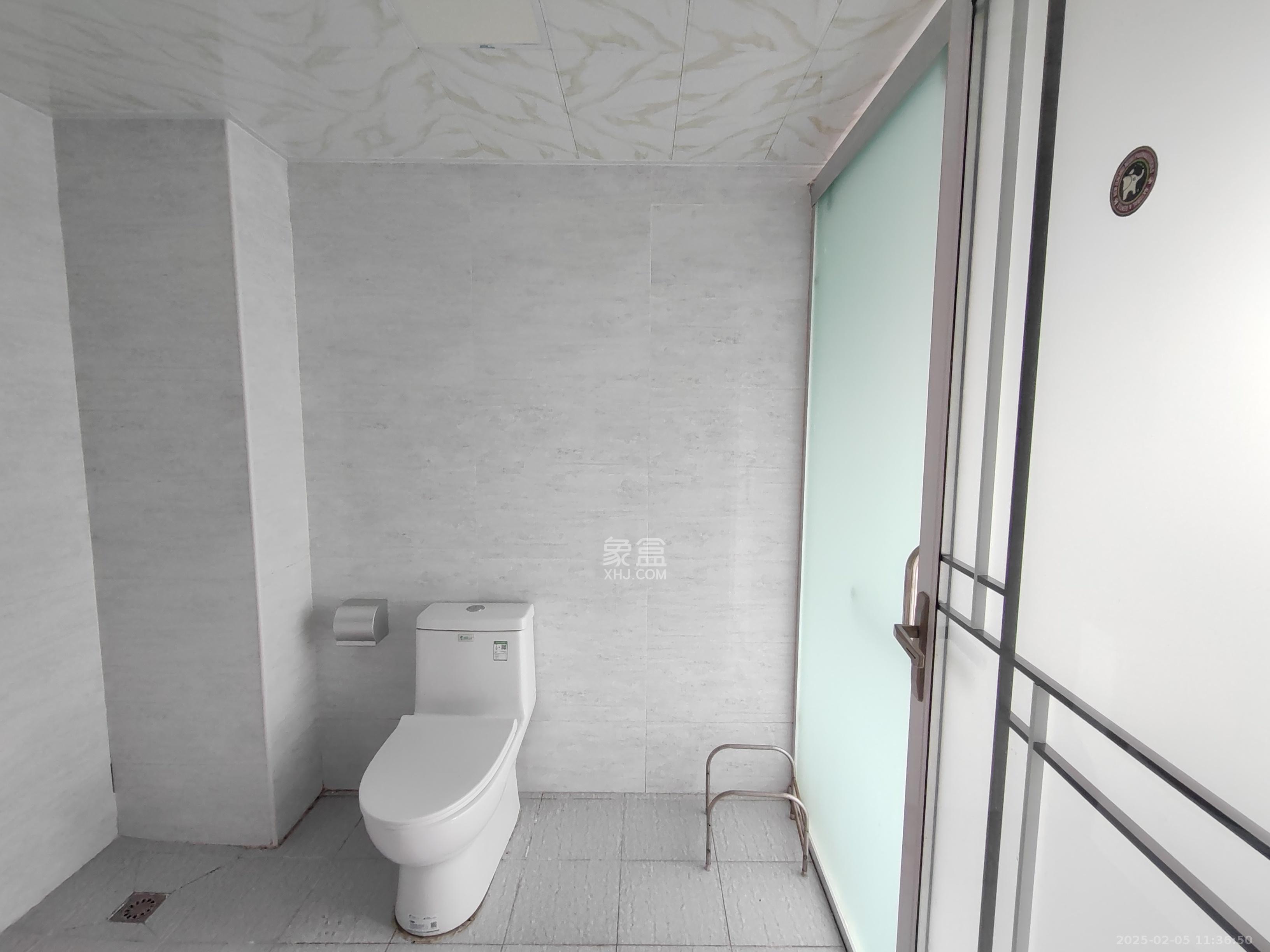 华润凤凰城三期 4室2厅2卫 3400.0元/月 华润凤凰城三期 4室2厅2卫 3400.0元/月室内图