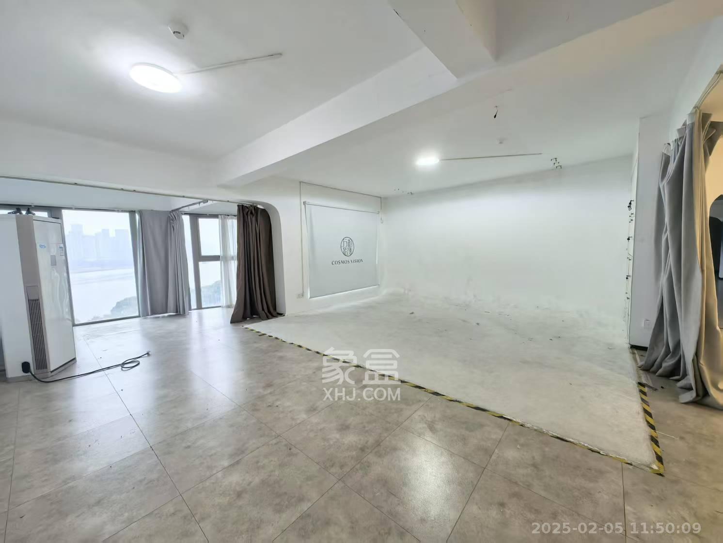 潮宗御苑 4室2厅2卫 7800.0元/月 潮宗御苑 4室2厅2卫 7800.0元/月室内图