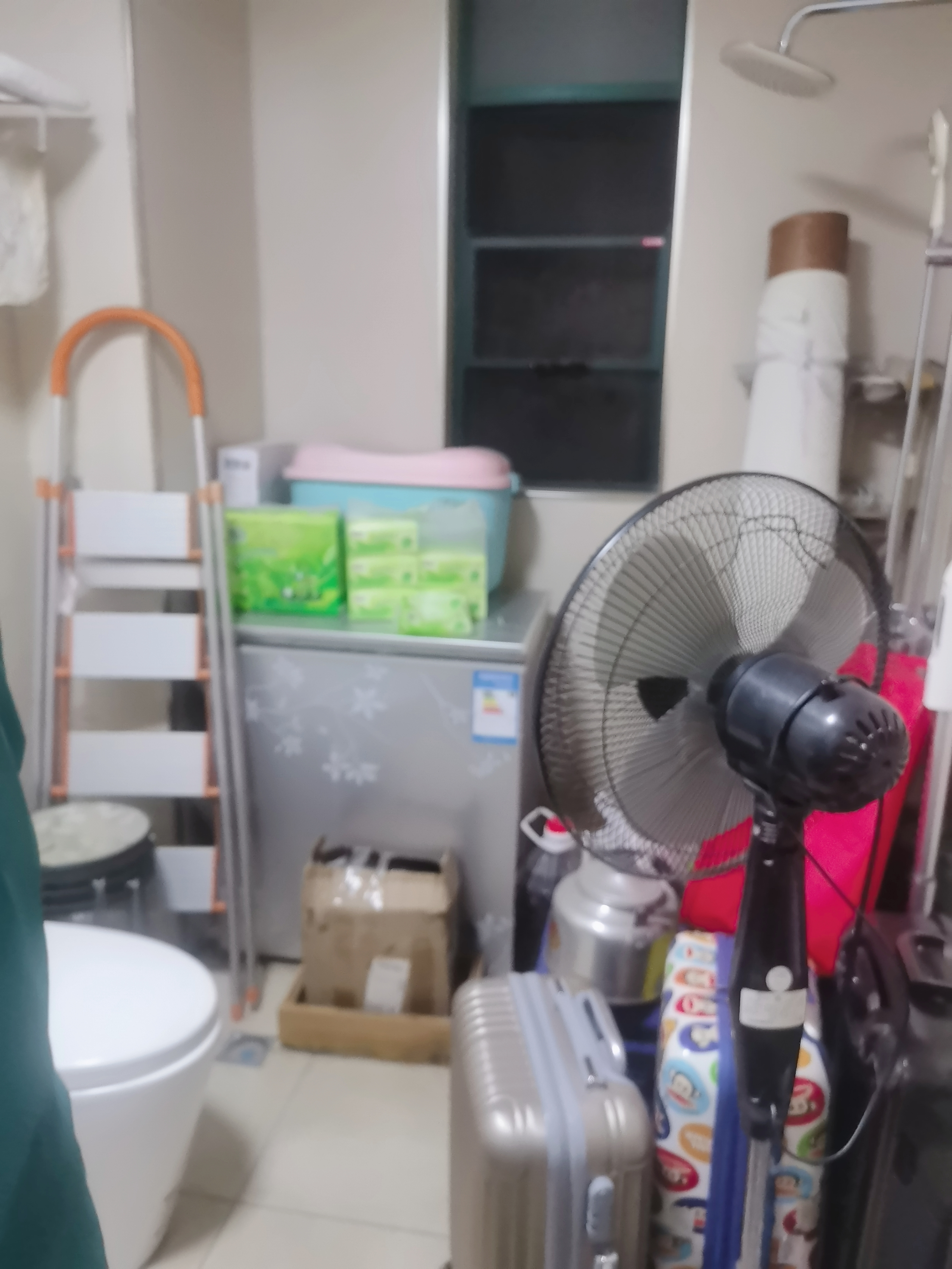 家和兴苑  3室2厅2卫    54.0万 家和兴苑  3室2厅2卫    54.0万客厅