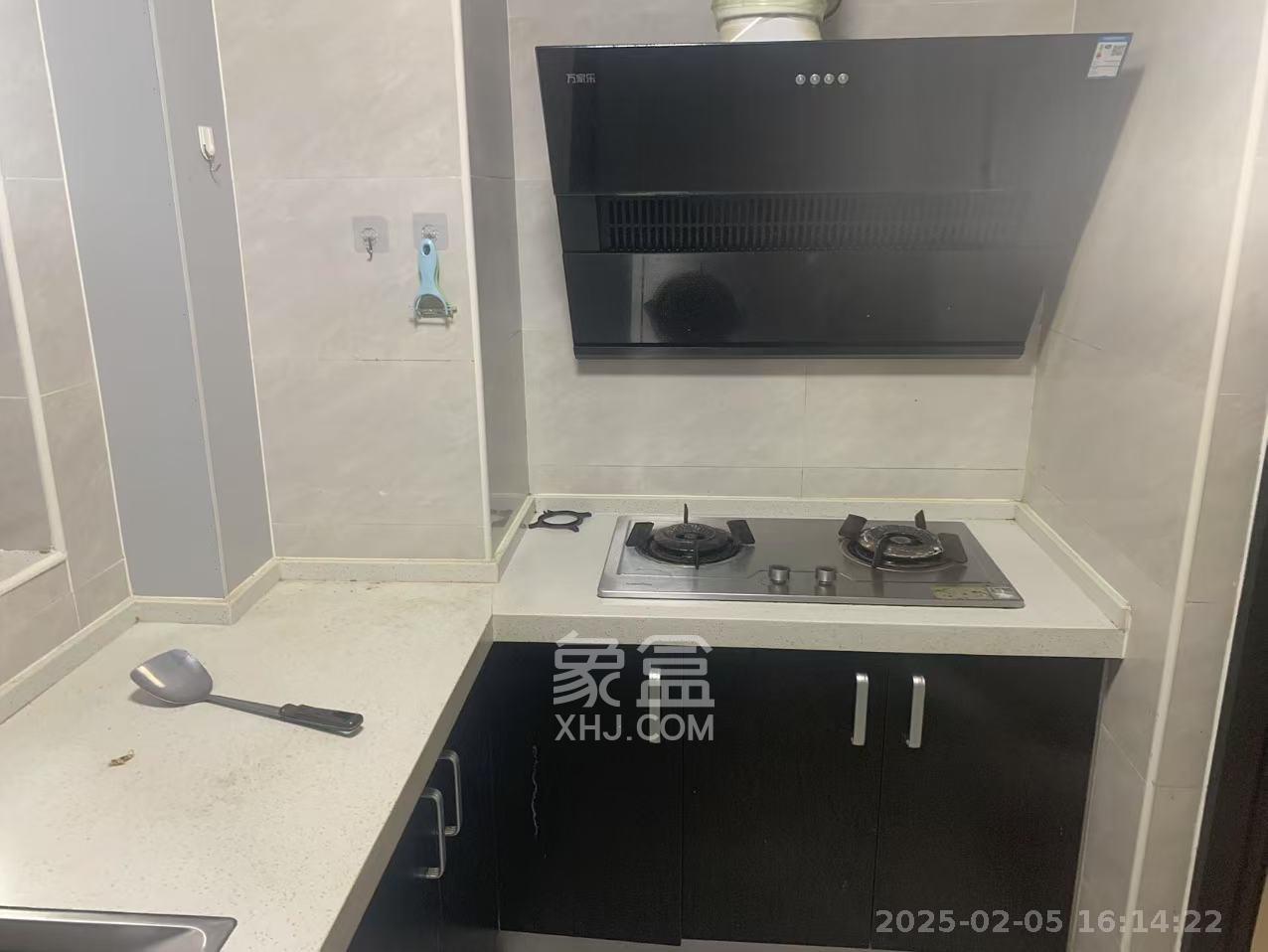 荣盛花语书苑  3室2厅2卫   3500.00元/月室内图