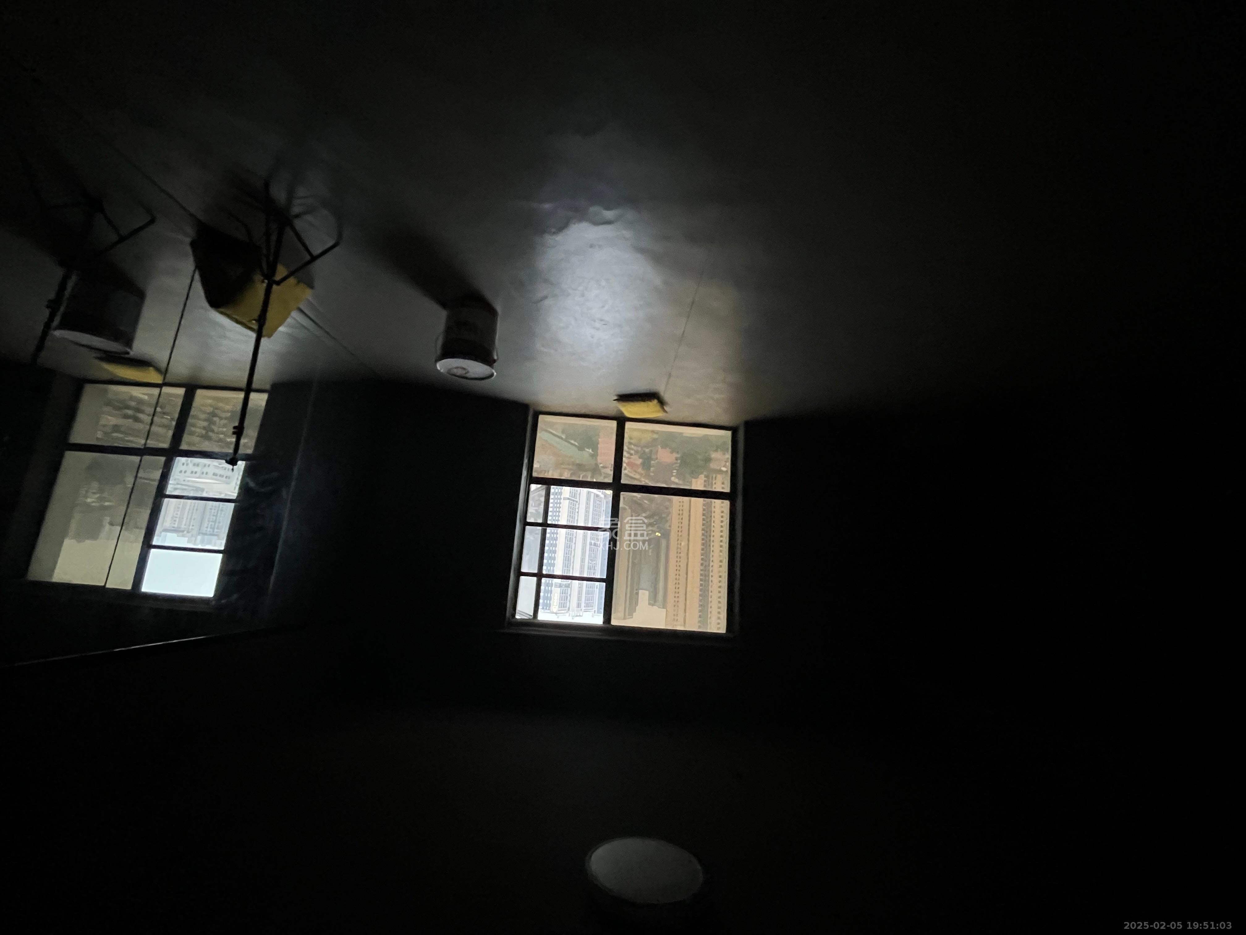 城市快线(新建大厦) 1室1厅1卫 3500.0元/月 城市快线(新建大厦) 1室1厅1卫 3500.0元/月室内图