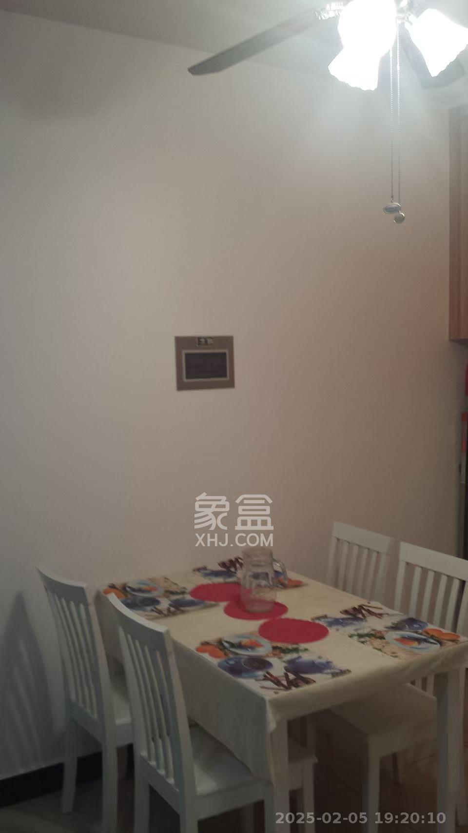 金领家族  1室1厅1卫    1550.0元/月室内图