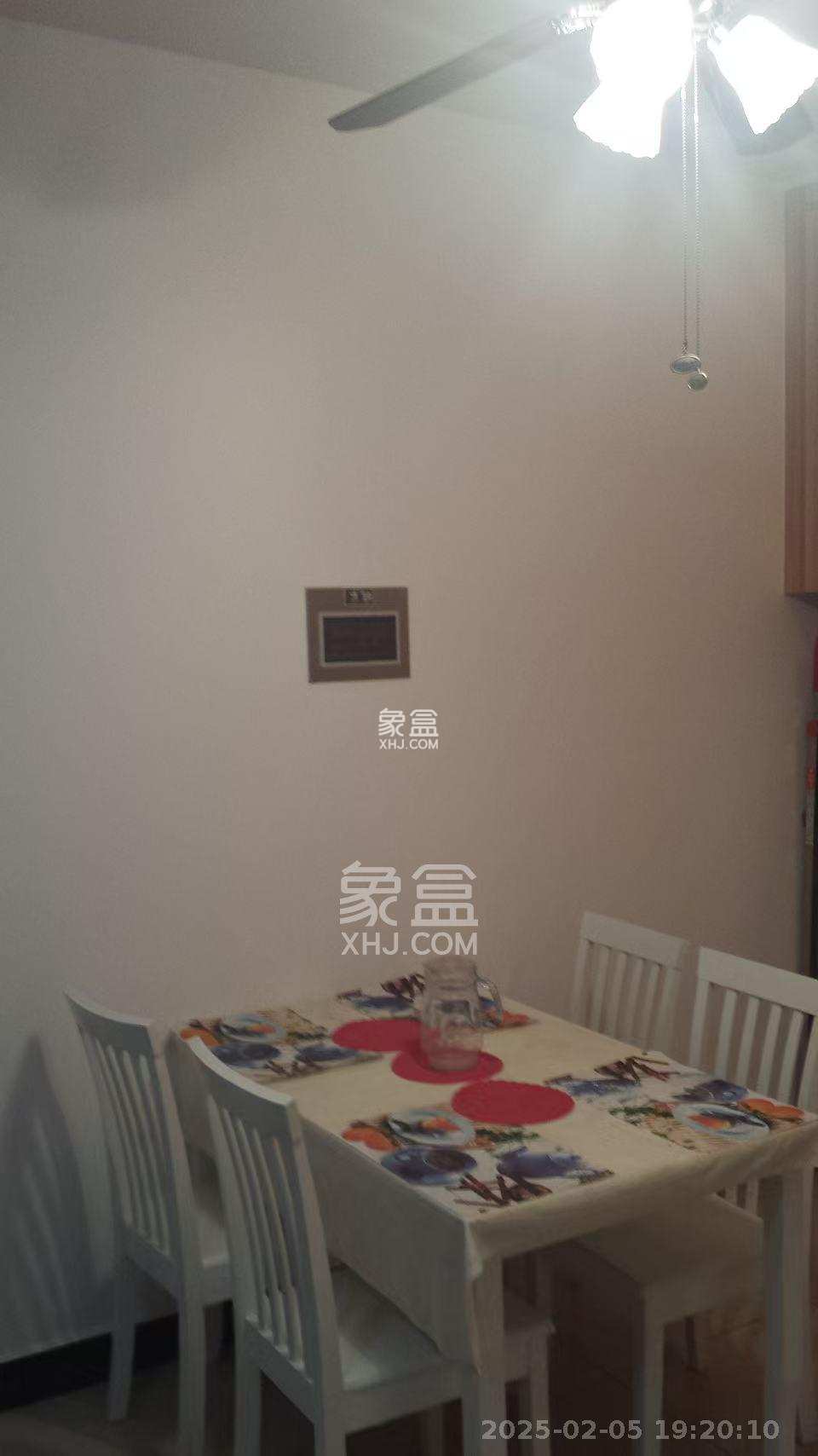 金领家族 1室1厅1卫 1550.0元/月 金领家族 1室1厅1卫 1550.0元/月室内图