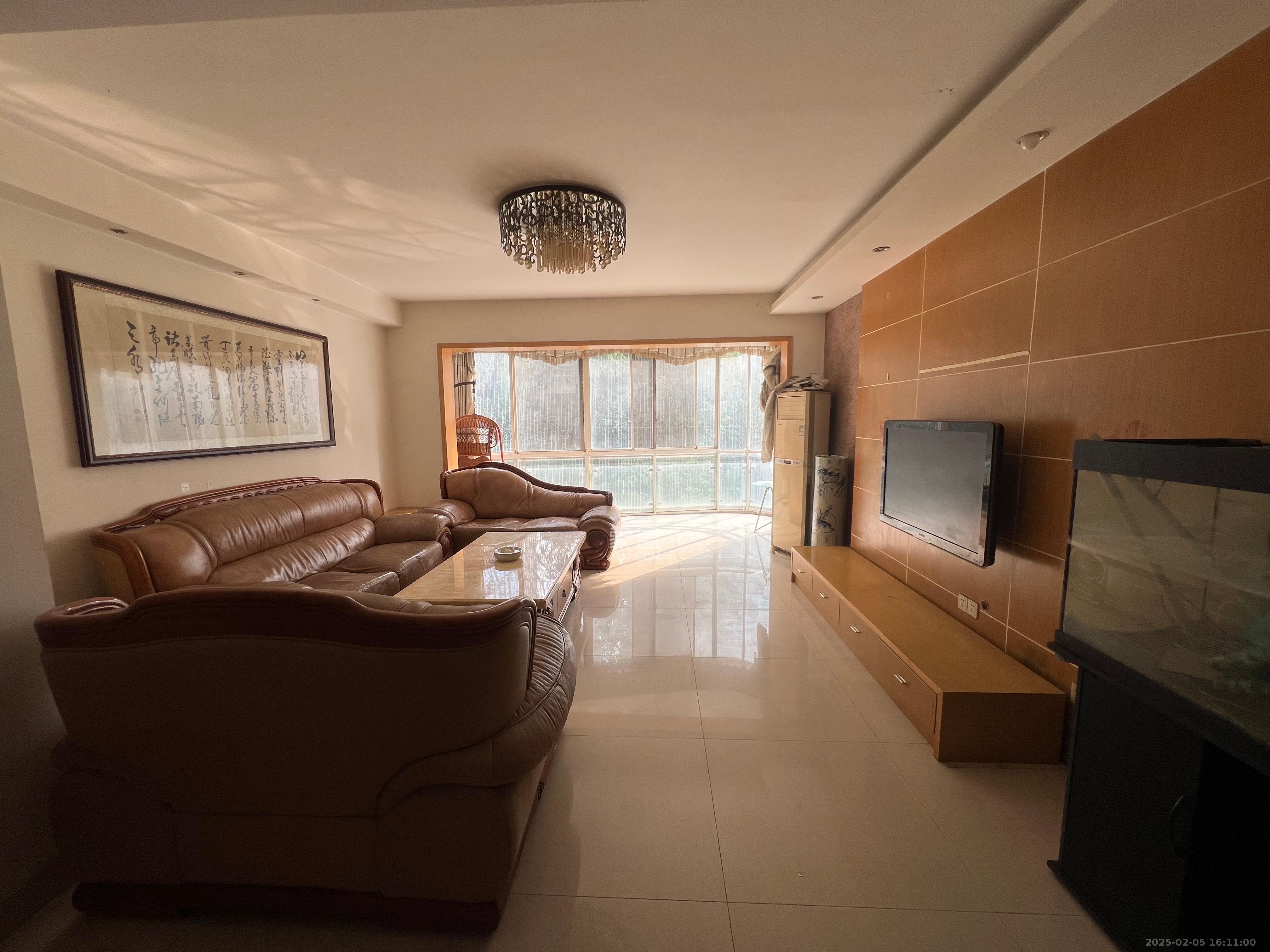 友谊嘉园  4室2厅1卫    3000.0元/月 友谊嘉园  4室2厅1卫    3000.0元/月室内图