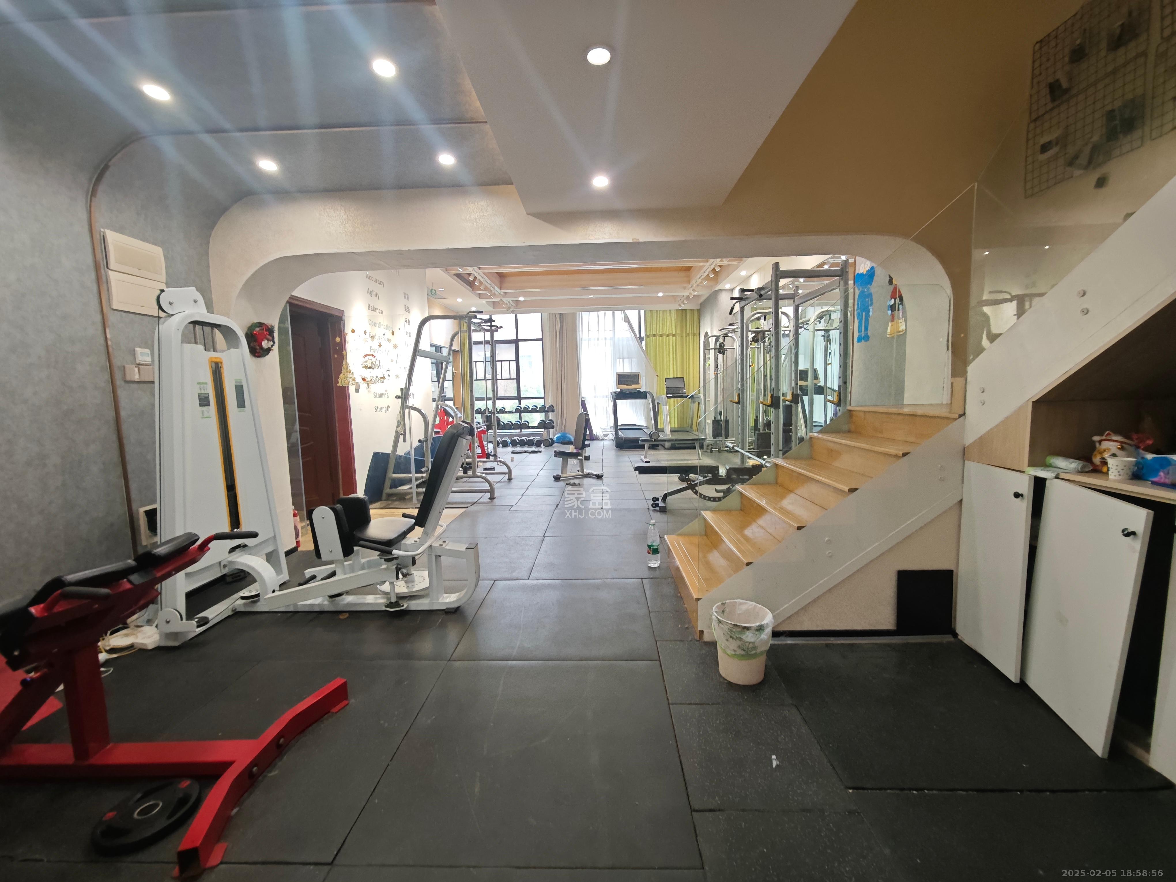 珠江郦城璞墅  6室2厅2卫   9500.00元/月室内图