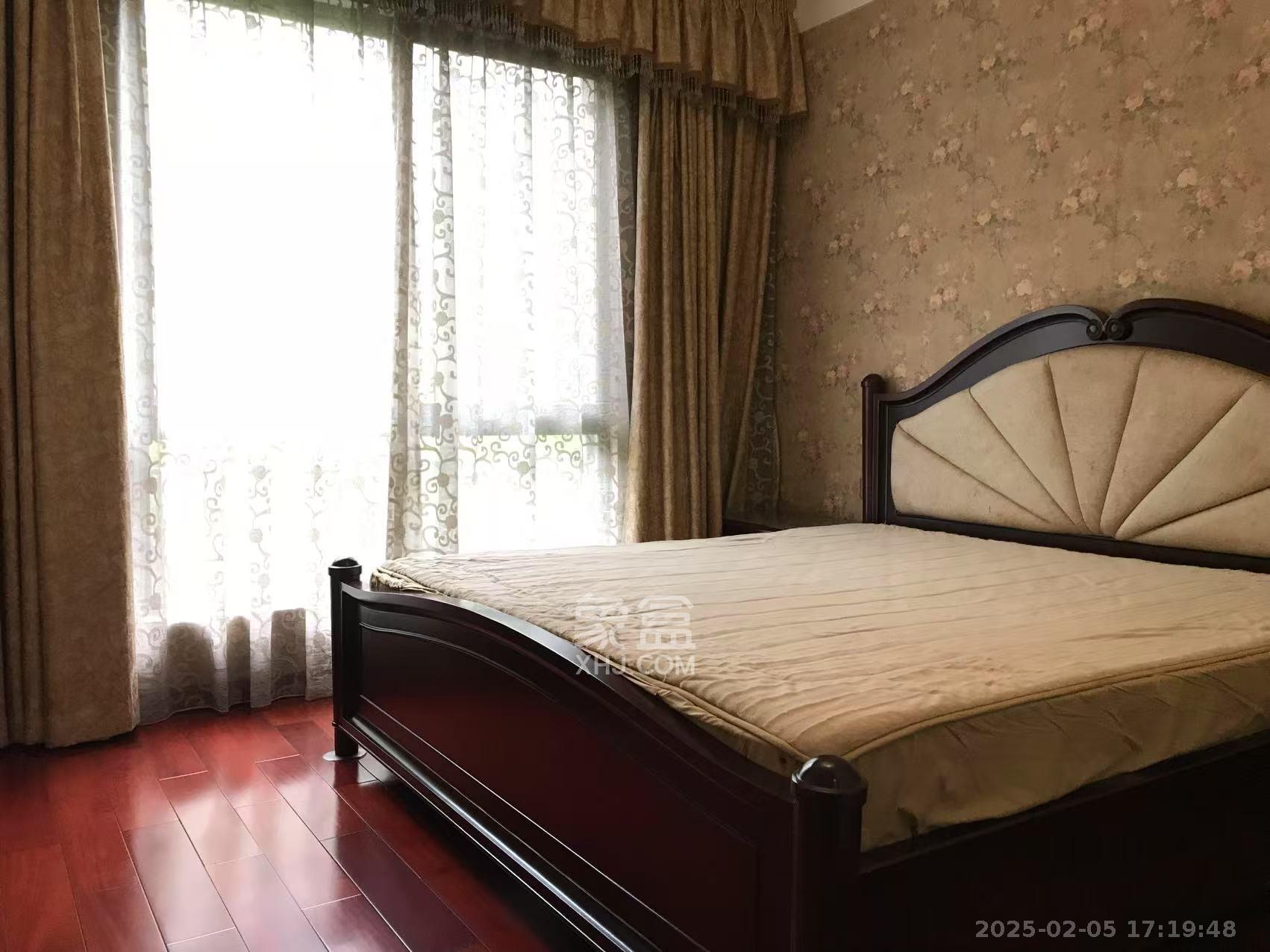 星城世家  4室2厅2卫    4200.0元/月 星城世家  4室2厅2卫    4200.0元/月室内图