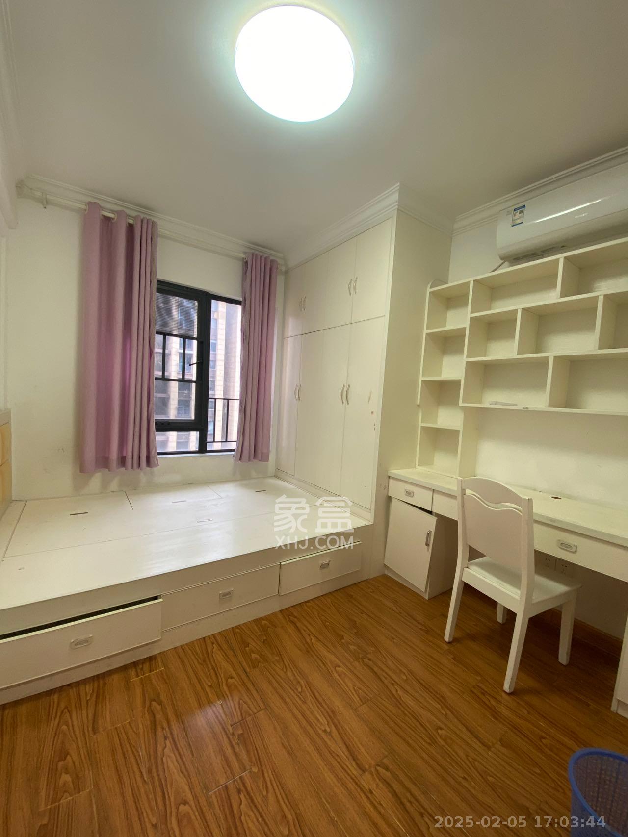 保利城(中航城国际社区、郡原美村) 4室2厅1卫 2000.0元/月 保利城(中航城国际社区、郡原美村) 4室2厅1卫 2000.0元/月室内图