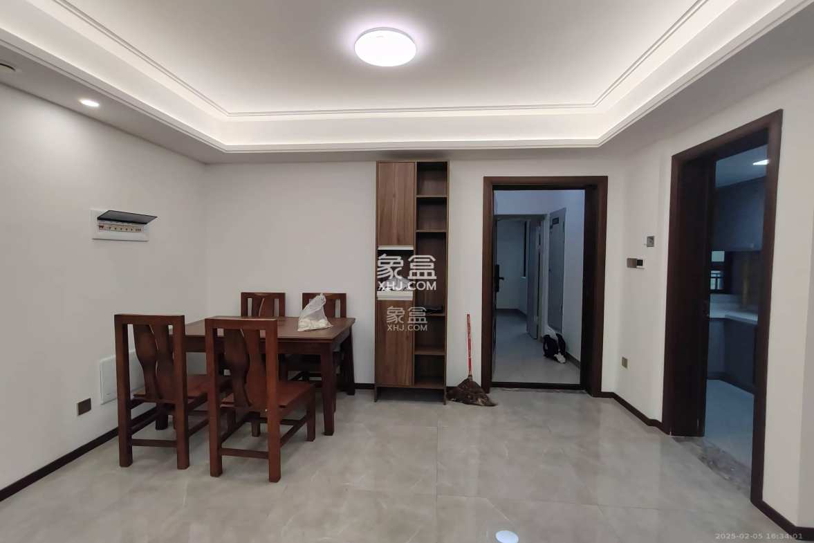 星城春晓  3室2厅1卫    2000.0元/月 星城春晓  3室2厅1卫    2000.0元/月室内图