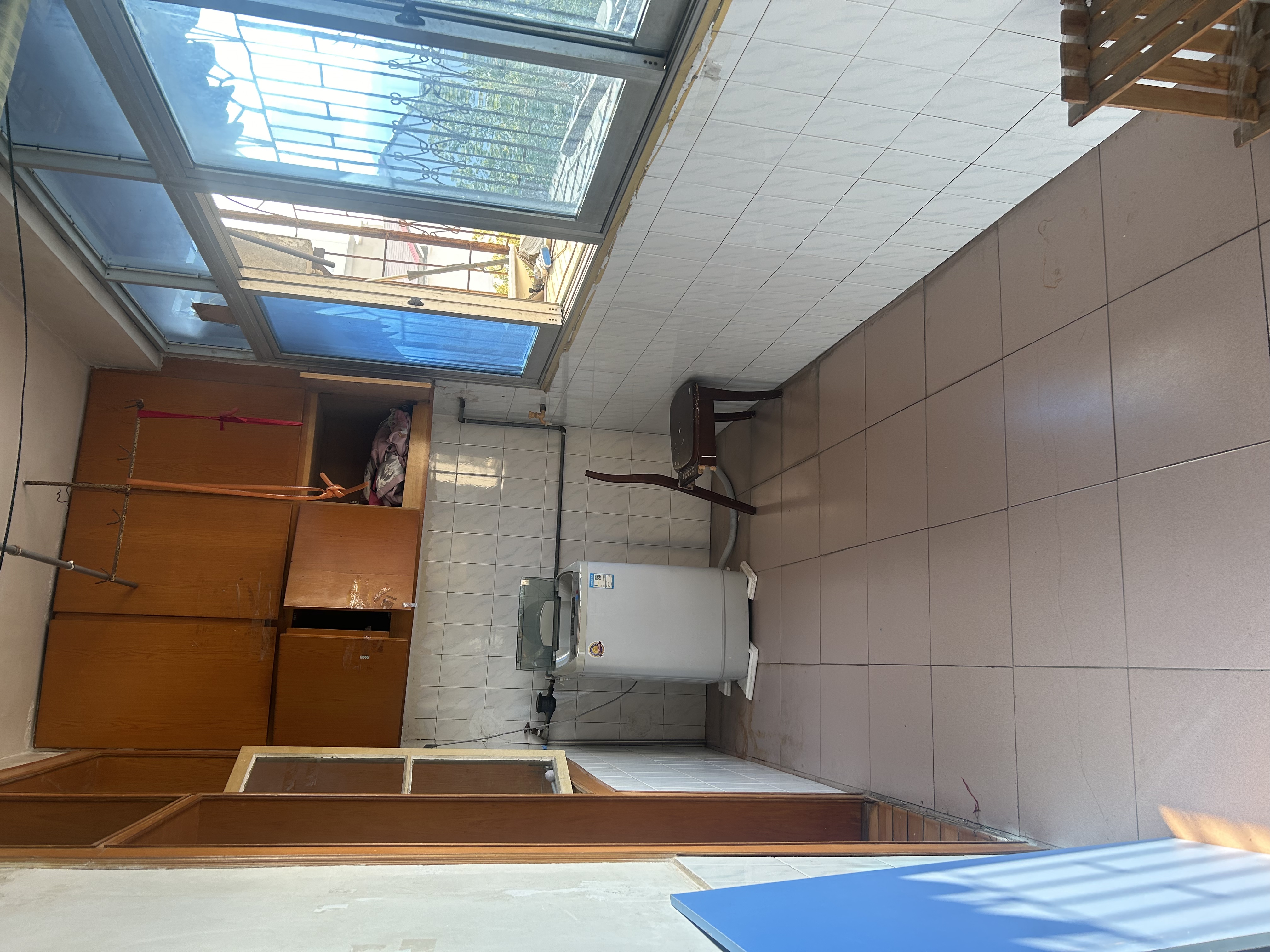 一小家属楼 3室2厅2卫 1500.0元/月 一小家属楼 3室2厅2卫 1500.0元/月室内图