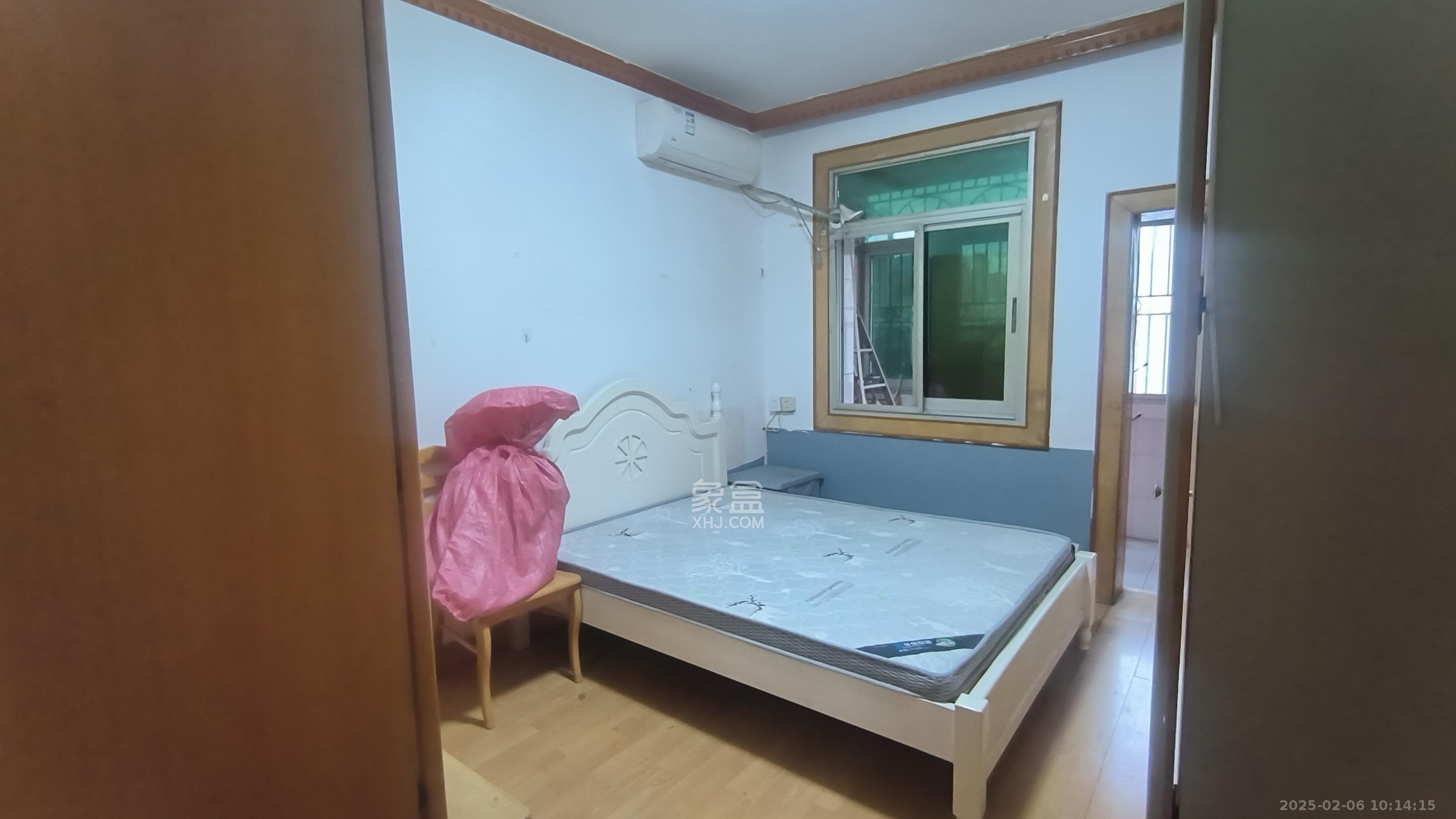 红旗社区  3室1厅1卫   1500.00元/月室内图