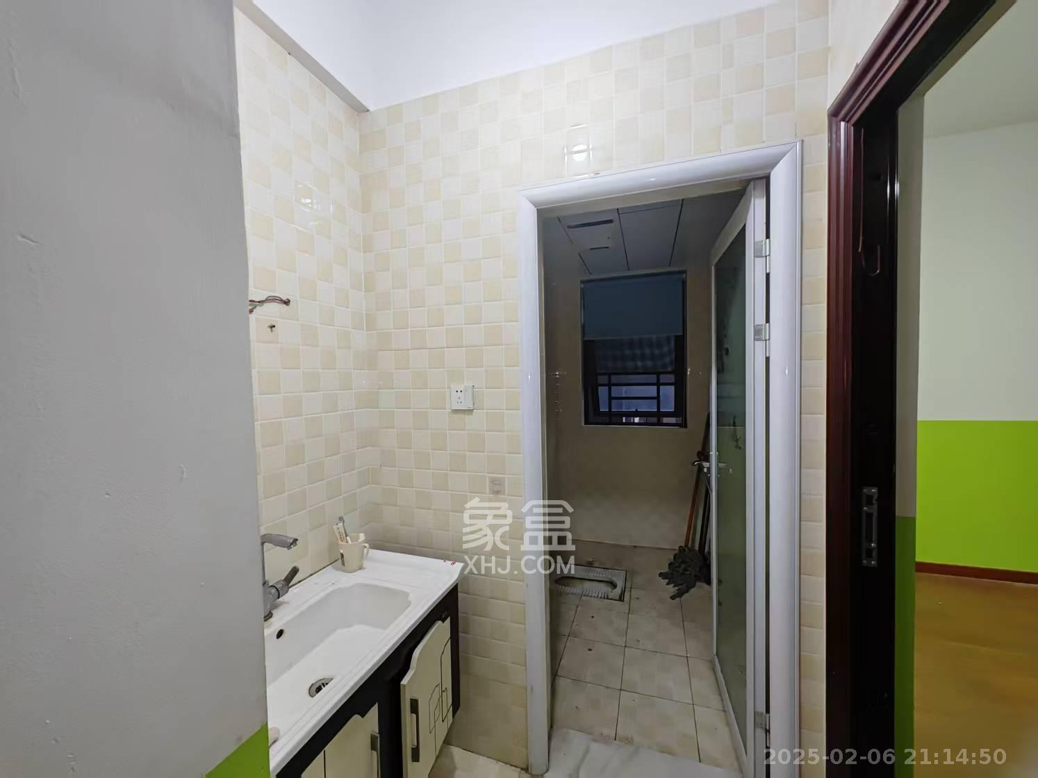 阳光城尚东湾学园区 2室1厅1卫 2200.0元/月 阳光城尚东湾学园区 2室1厅1卫 2200.0元/月室内图