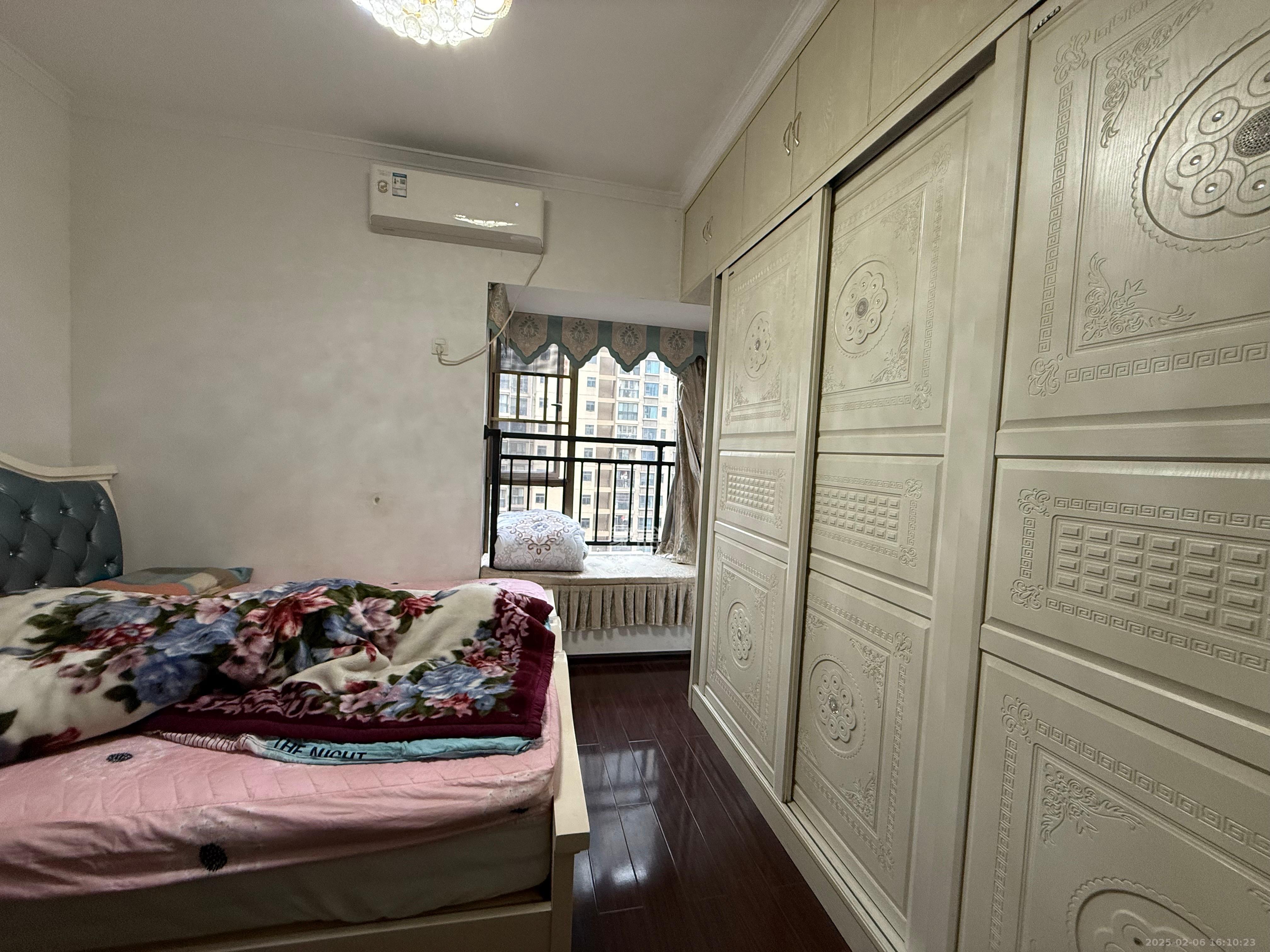 江山帝景哈佛  4室2厅1卫    2200.0元/月 江山帝景哈佛  4室2厅1卫    2200.0元/月室内图