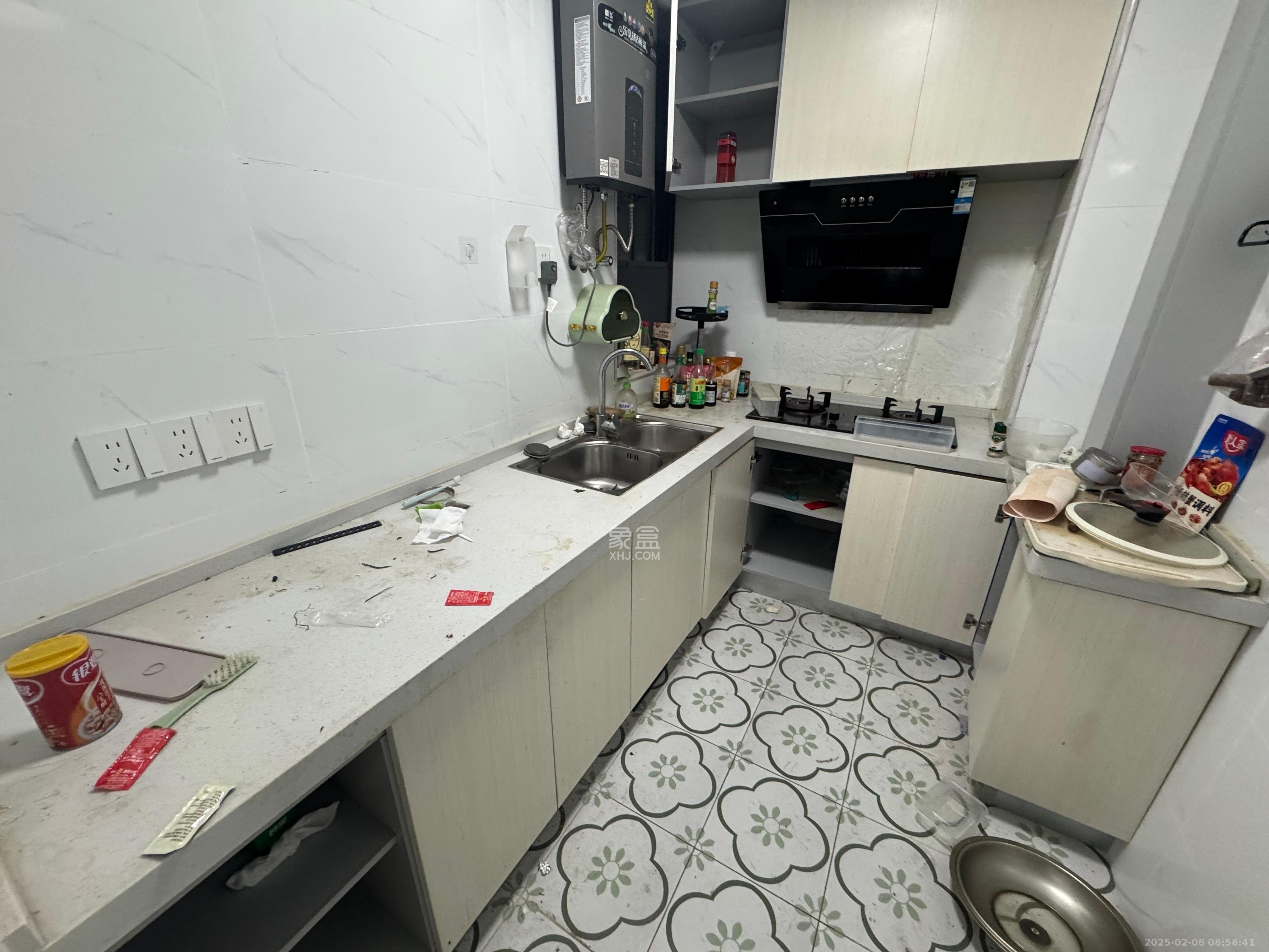 湘江锦绣  2室2厅1卫    2300.0元/月 湘江锦绣  2室2厅1卫    2300.0元/月室内图