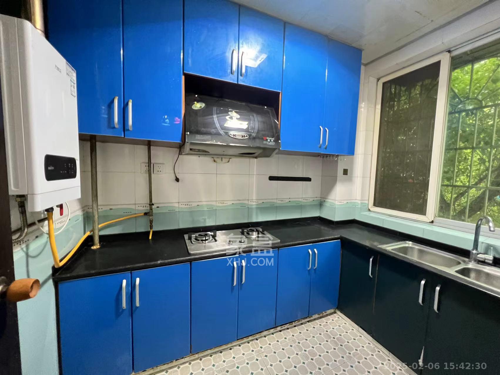 中南汽车世界  3室2厅2卫    1500.0元/月 中南汽车世界  3室2厅2卫    1500.0元/月室内图