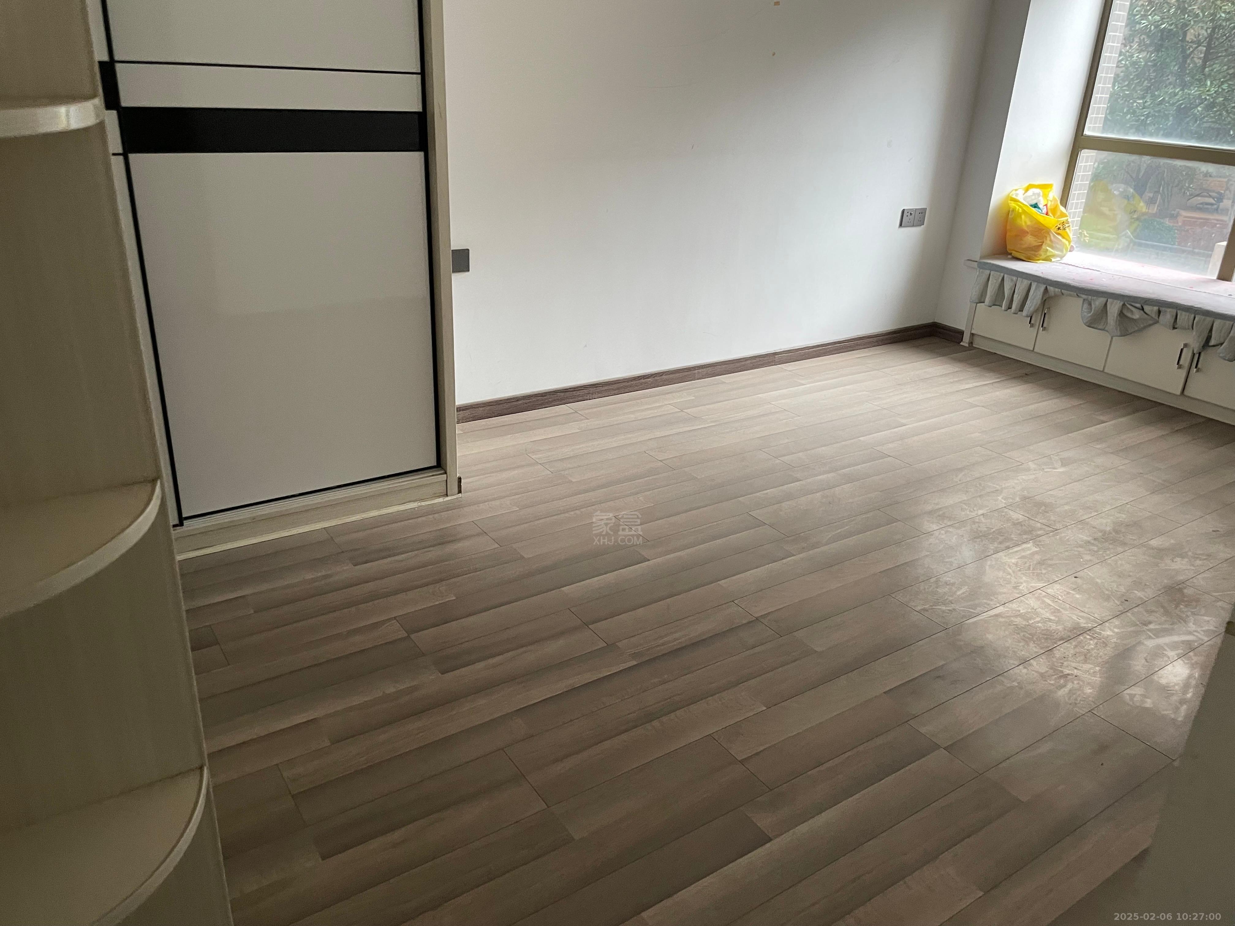 奥园广场 3室2厅2卫 2000.0元/月 奥园广场 3室2厅2卫 2000.0元/月室内图