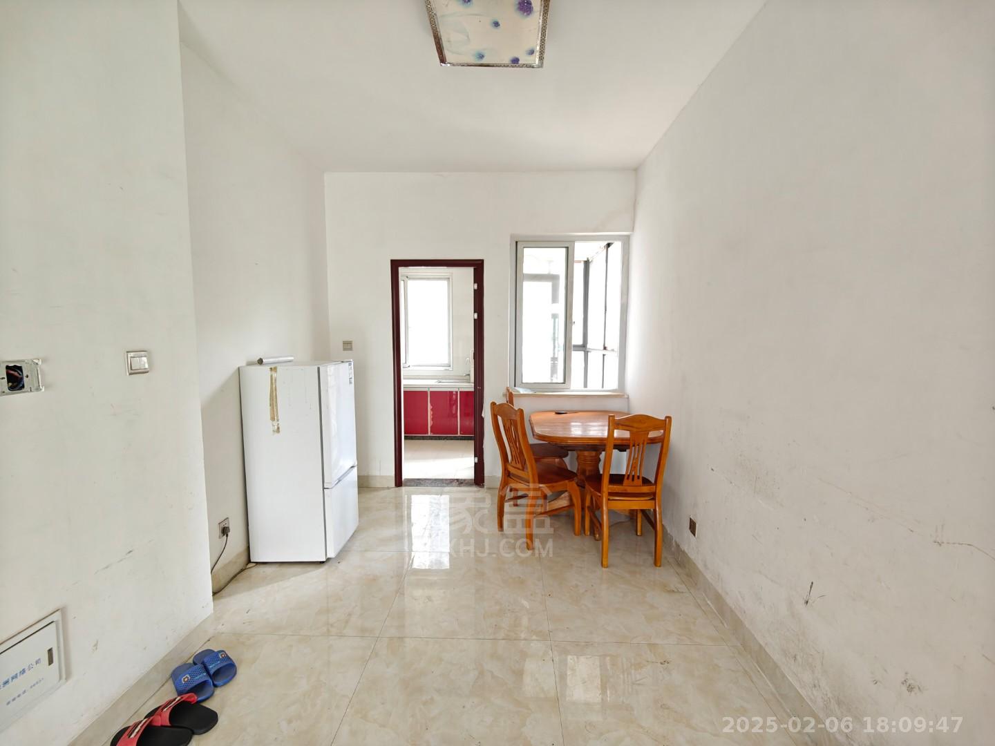 蓝筹公寓二期2-3栋 2室2厅1卫 1300.0元/月 蓝筹公寓二期2-3栋 2室2厅1卫 1300.0元/月室内图