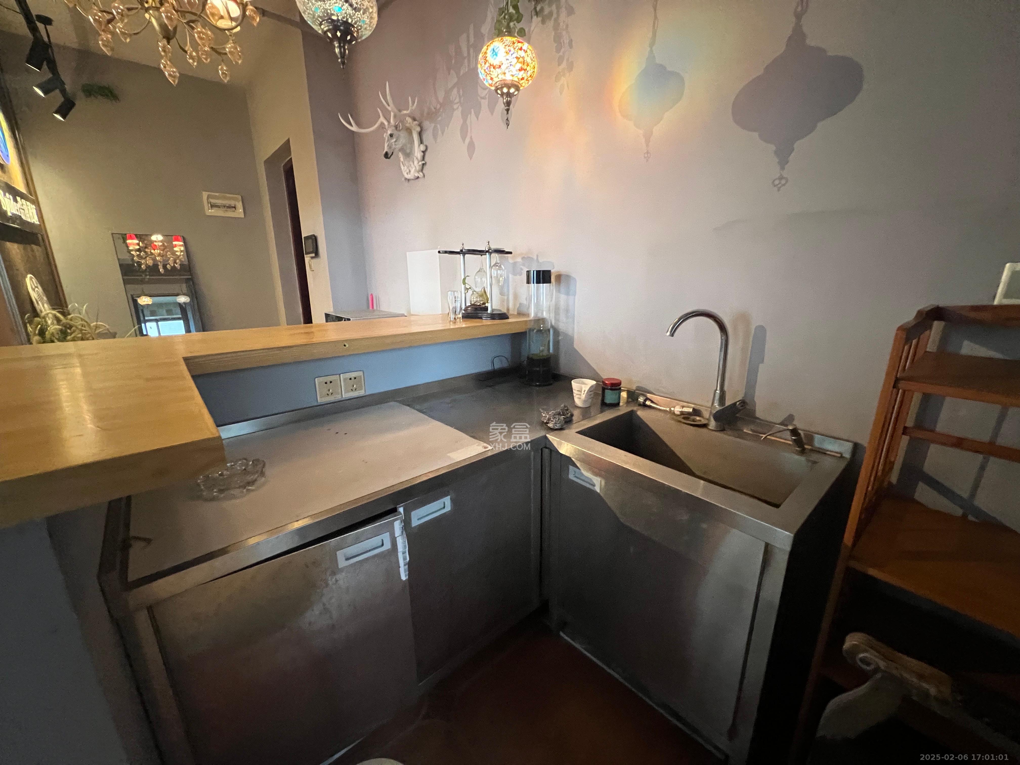 京武浪琴山一、二期  1室2厅2卫    3300.0元/月室内图