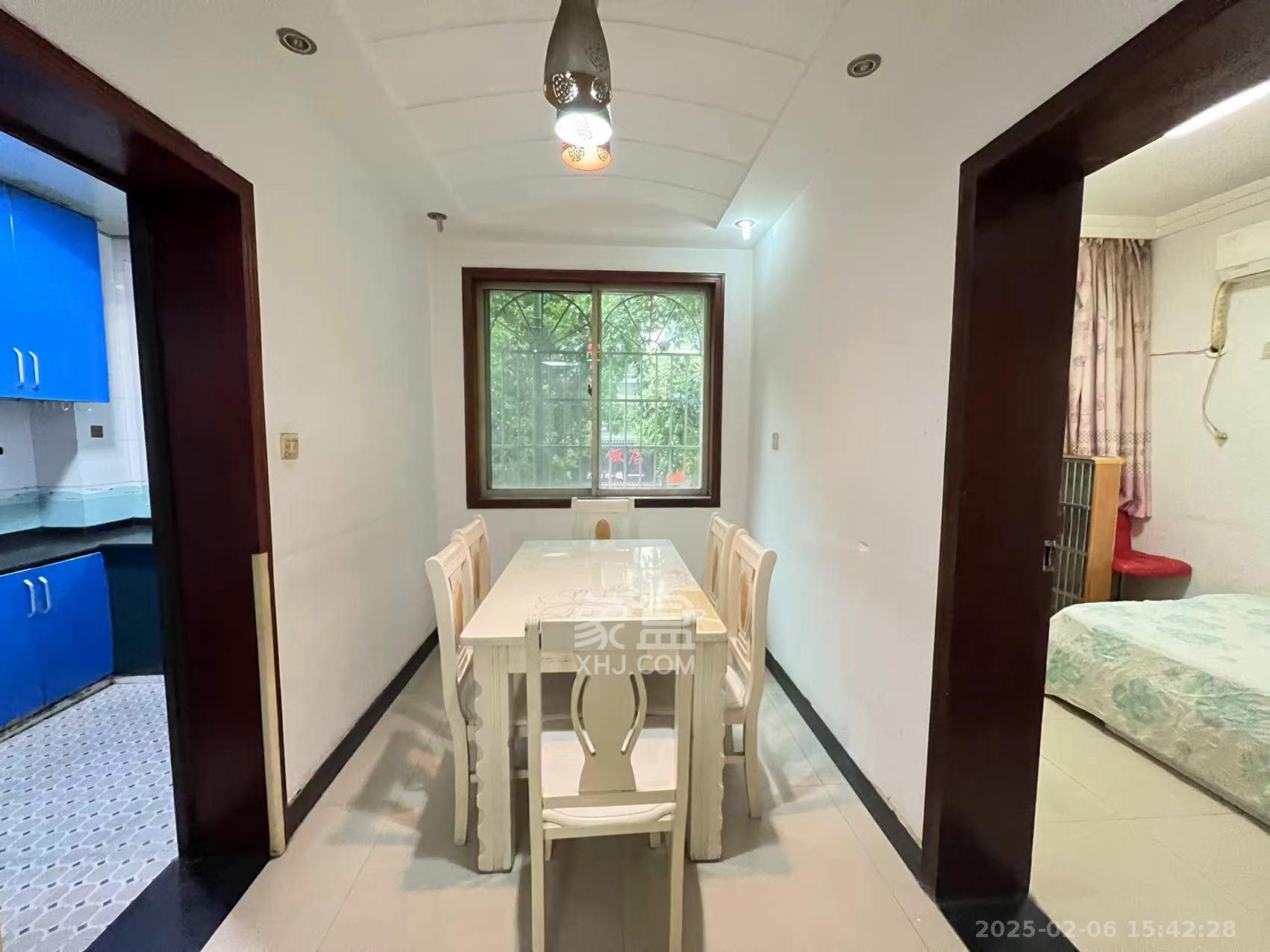 中南汽车世界  3室2厅2卫    1500.0元/月 中南汽车世界  3室2厅2卫    1500.0元/月室内图