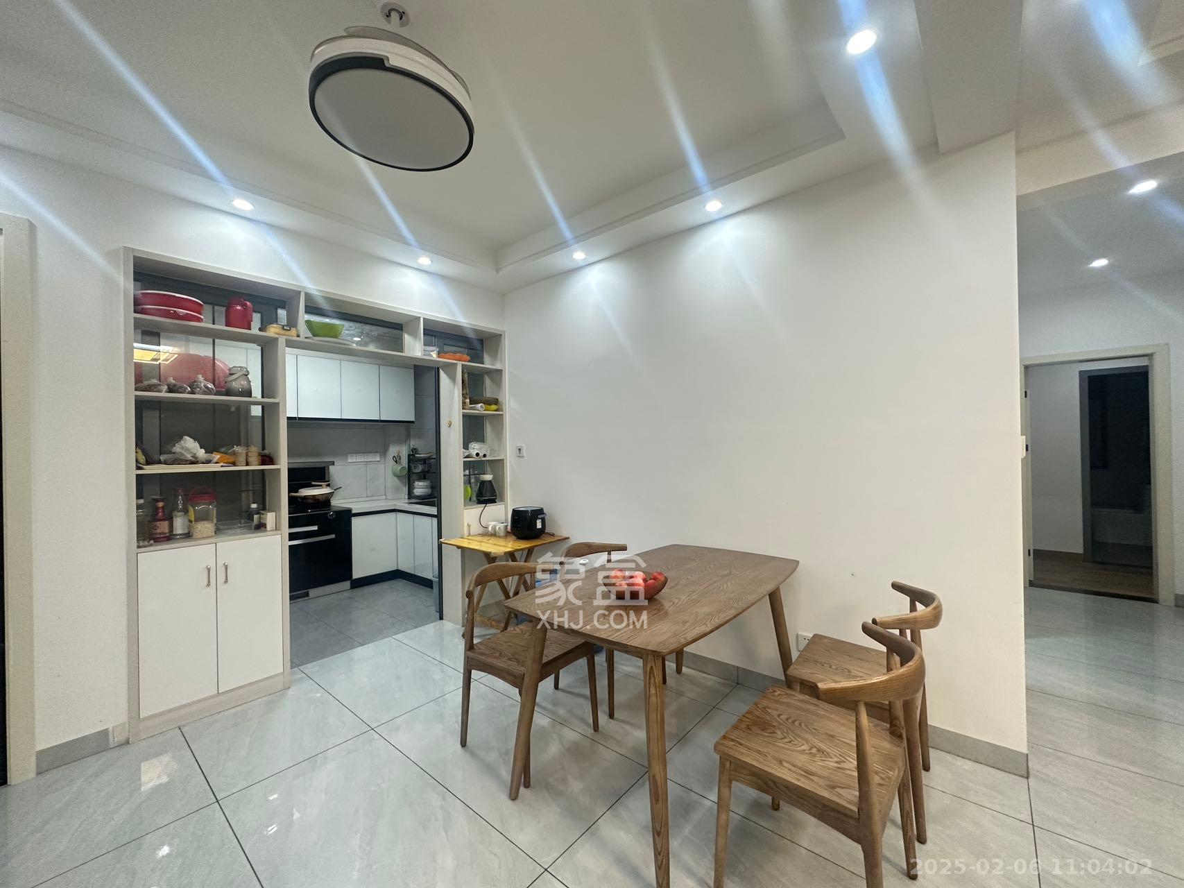 三润城(三润星城) 3室2厅2卫 2200.0元/月 三润城(三润星城) 3室2厅2卫 2200.0元/月室内图