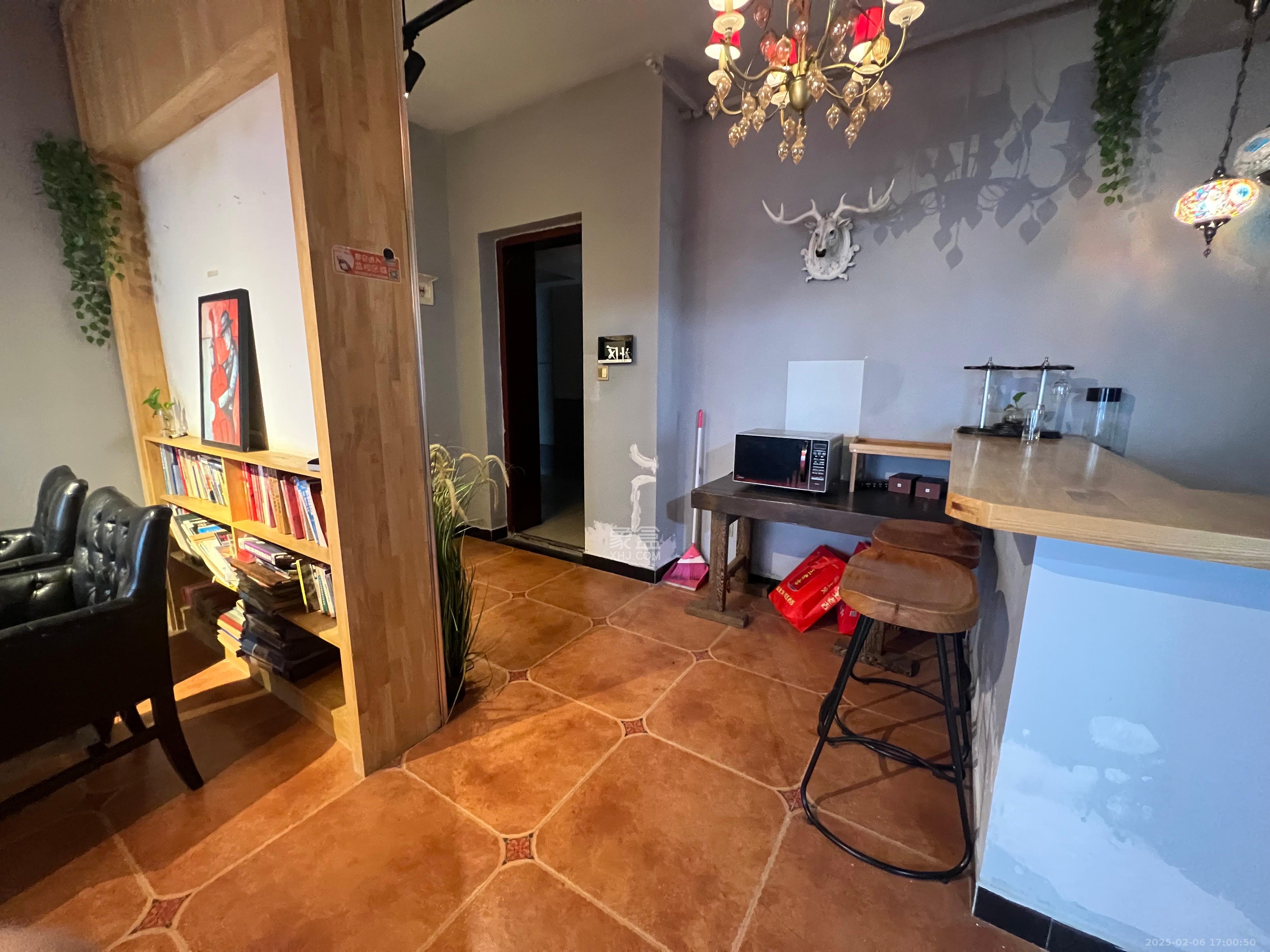 京武浪琴山一、二期  1室2厅2卫    3300.0元/月室内图