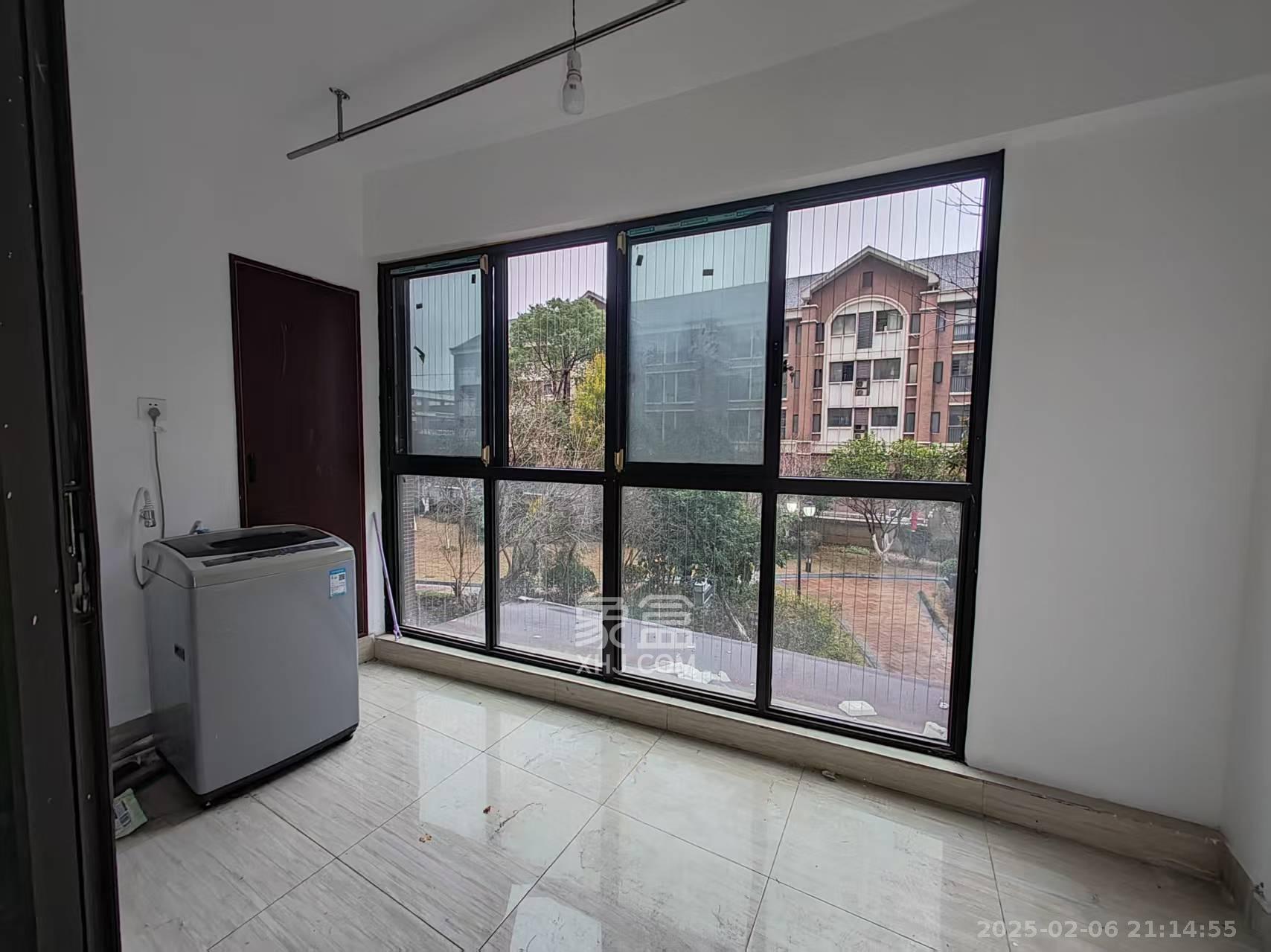 阳光城尚东湾学园区 2室1厅1卫 2200.0元/月 阳光城尚东湾学园区 2室1厅1卫 2200.0元/月室内图