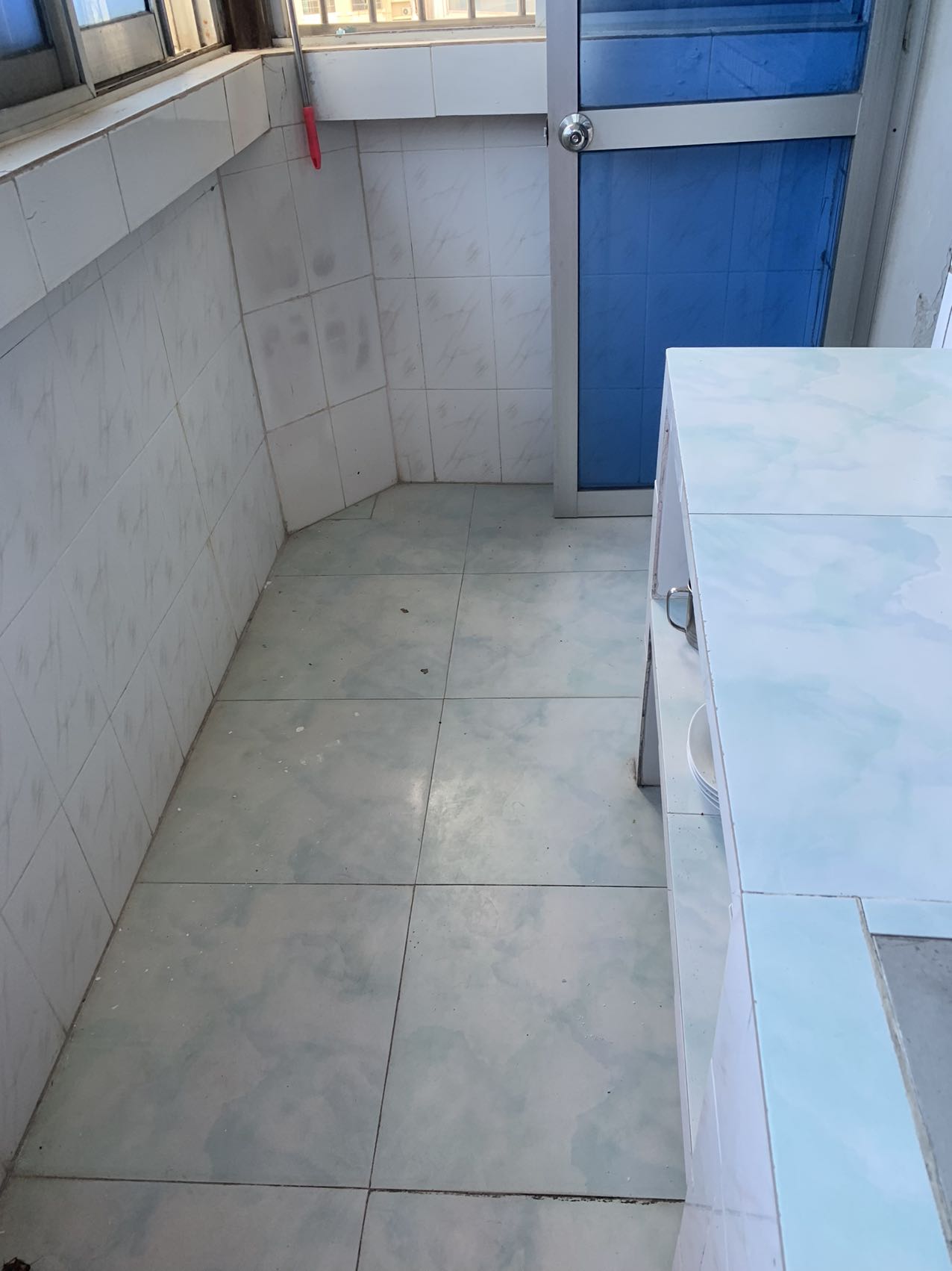 虹冠大厦  1室0厅1卫    35.0万 虹冠大厦  1室0厅1卫    35.0万客厅