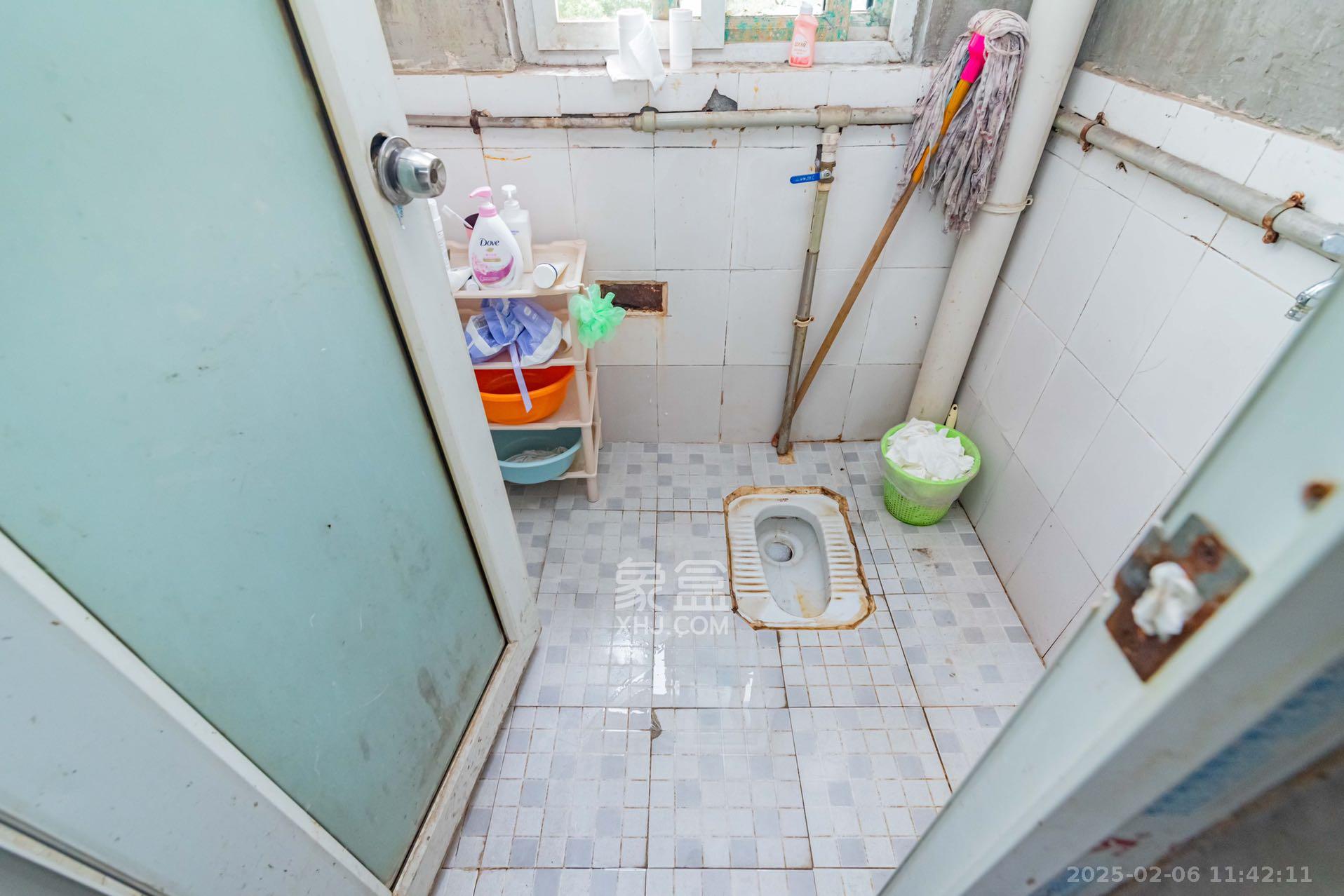 学府华庭 3室2厅2卫 1200.0元/月 学府华庭 3室2厅2卫 1200.0元/月室内图