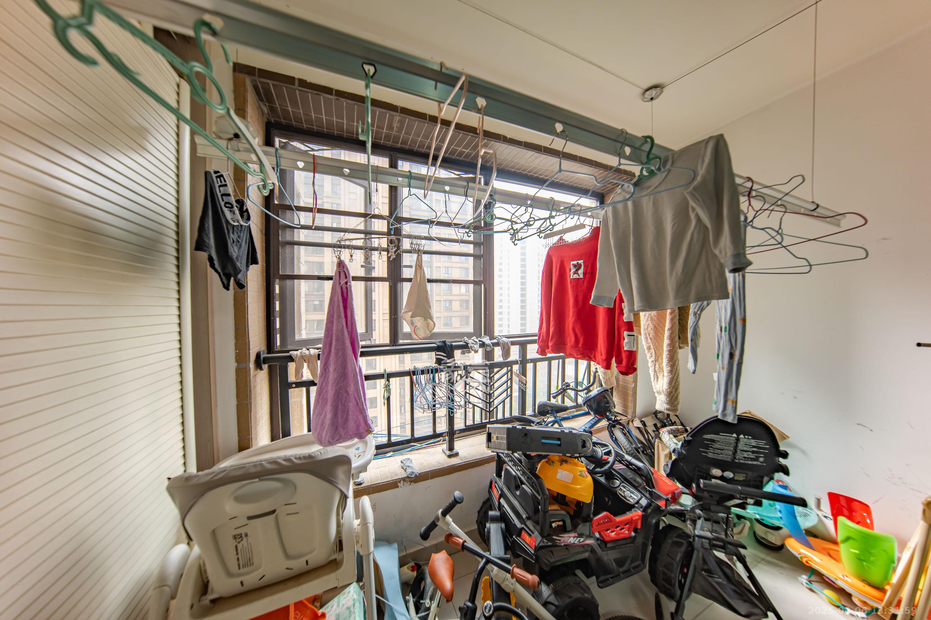 中海国际二期 3室2厅1卫 2200.0元/月 中海国际二期 3室2厅1卫 2200.0元/月室内图