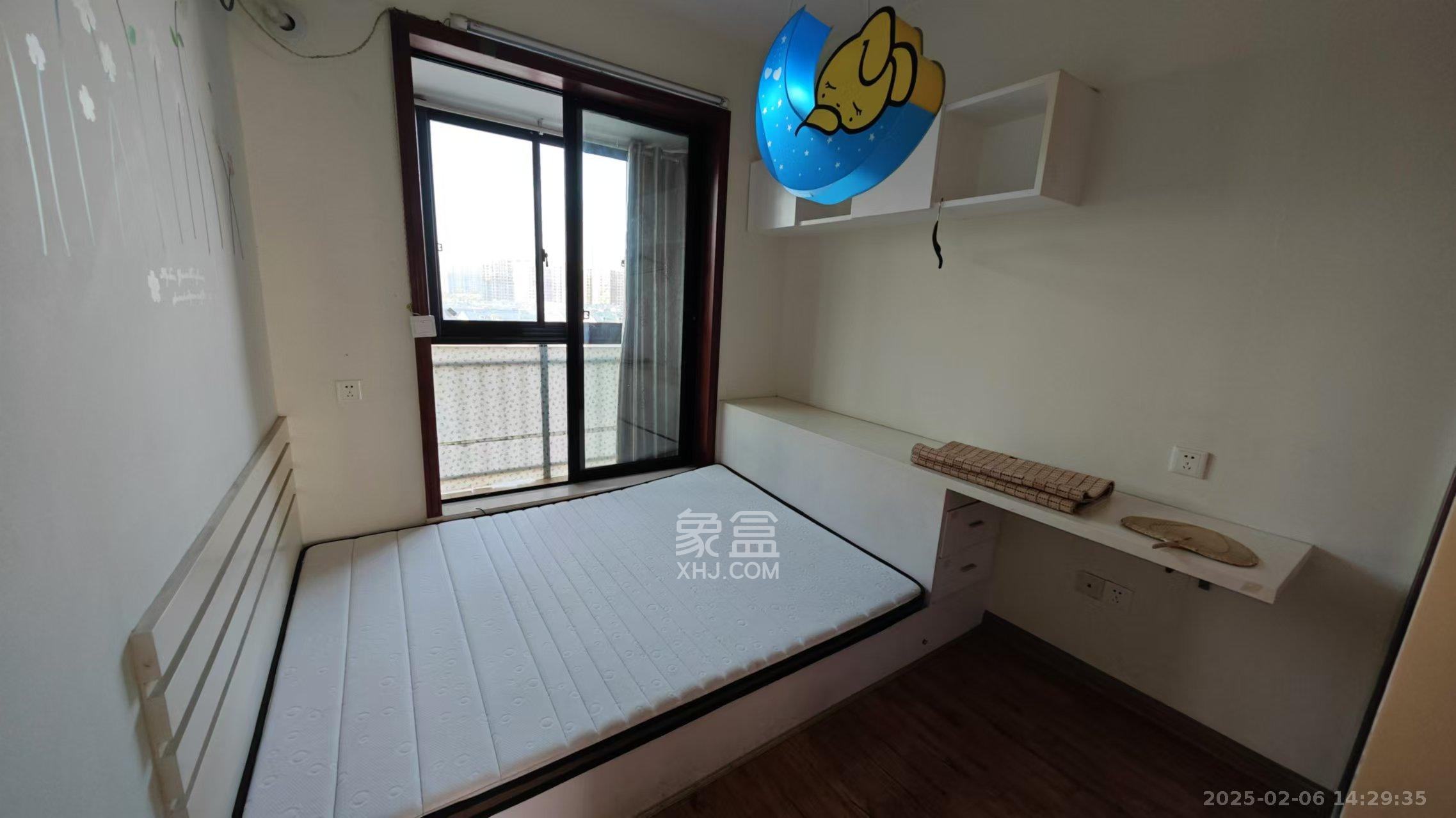 长大卧琥  4室2厅2卫   3200.00元/月室内图