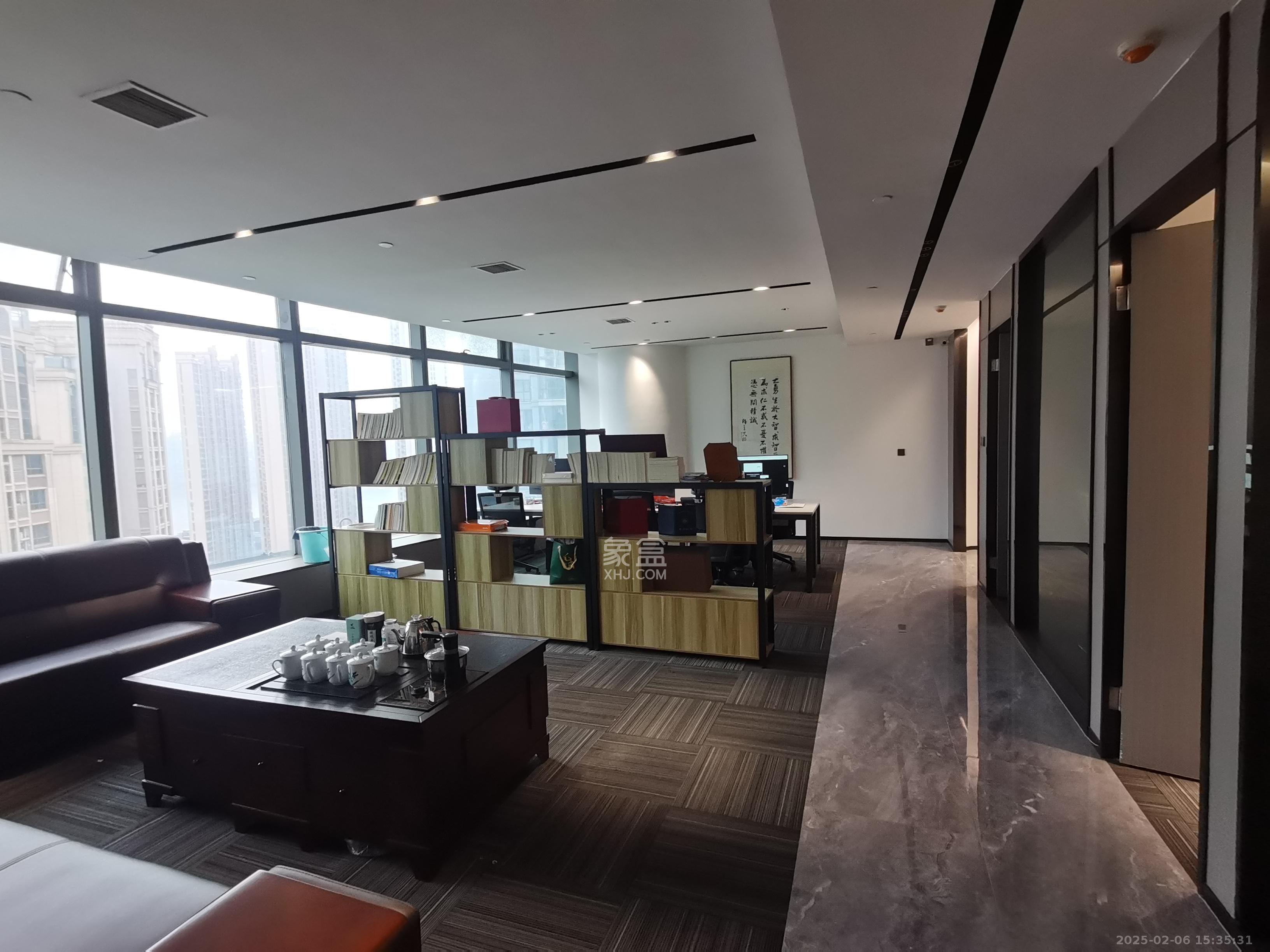 世茂铂曼 1室1厅1卫 13500.0元/月 世茂铂曼 1室1厅1卫 13500.0元/月室内图