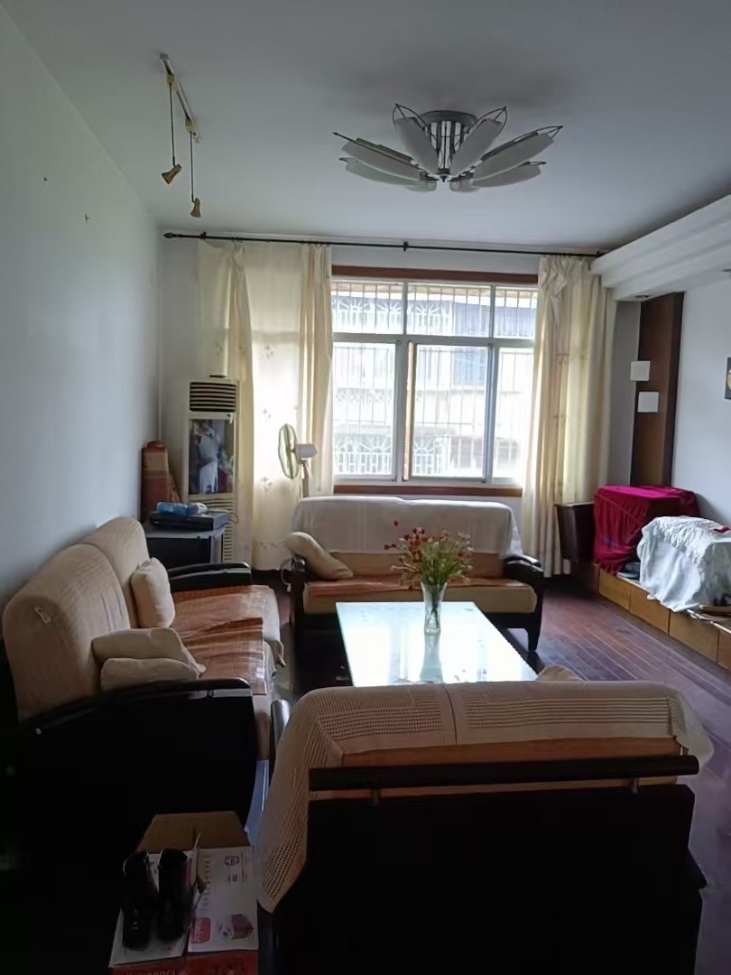 区商业局家属楼(清泉) 1室0厅0卫 1100.0元/月 区商业局家属楼(清泉) 1室0厅0卫 1100.0元/月室内图