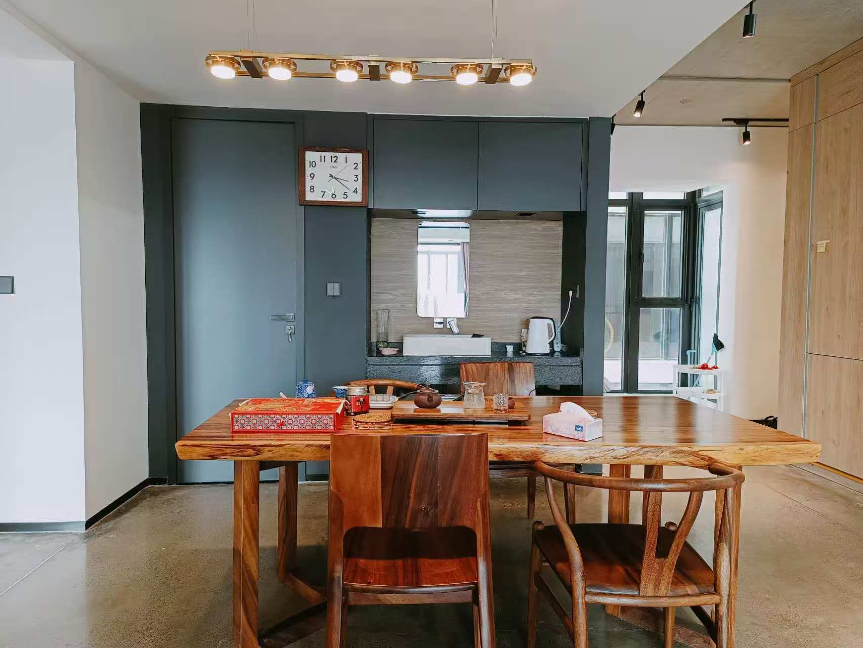 碧海蓝天  4室2厅3卫    239.0万 碧海蓝天  4室2厅3卫    239.0万室内图