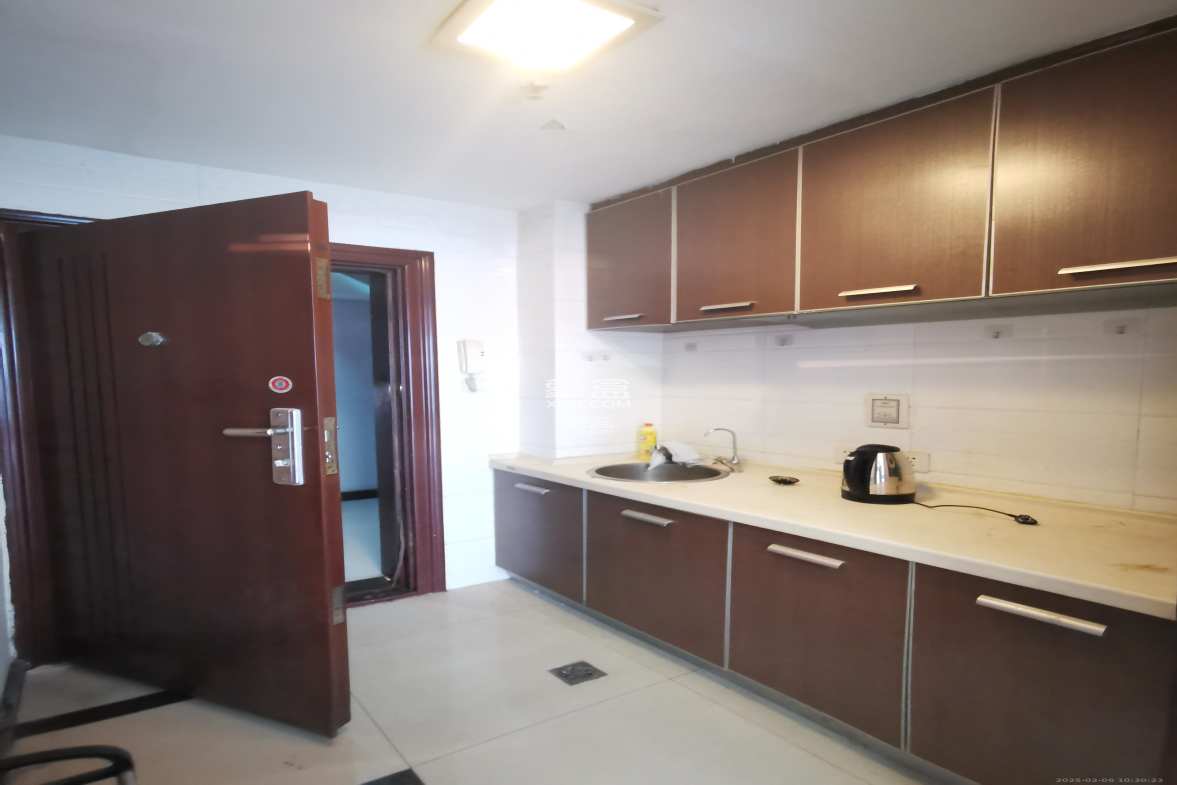 标志商务中心  1室1厅1卫    1400.0元/月 标志商务中心  1室1厅1卫    1400.0元/月室内图