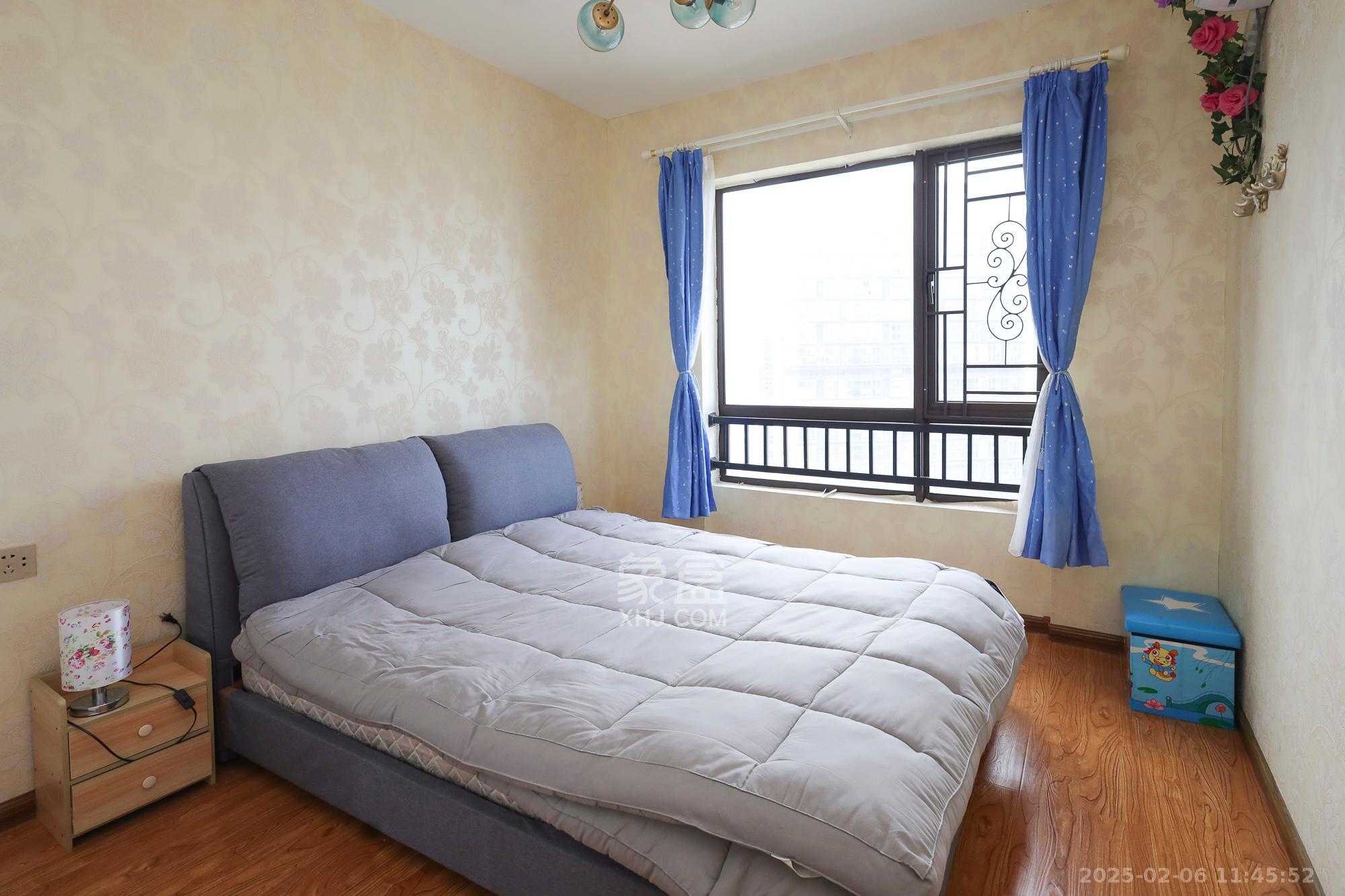 世茂外滩里(世茂铂翠湾三期)  4室2厅2卫    5000.0元/月 世茂外滩里(世茂铂翠湾三期)  4室2厅2卫    5000.0元/月室内图