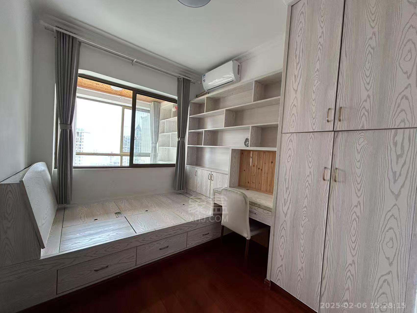 奥园广场 3室2厅2卫 2500.0元/月 奥园广场 3室2厅2卫 2500.0元/月室内图