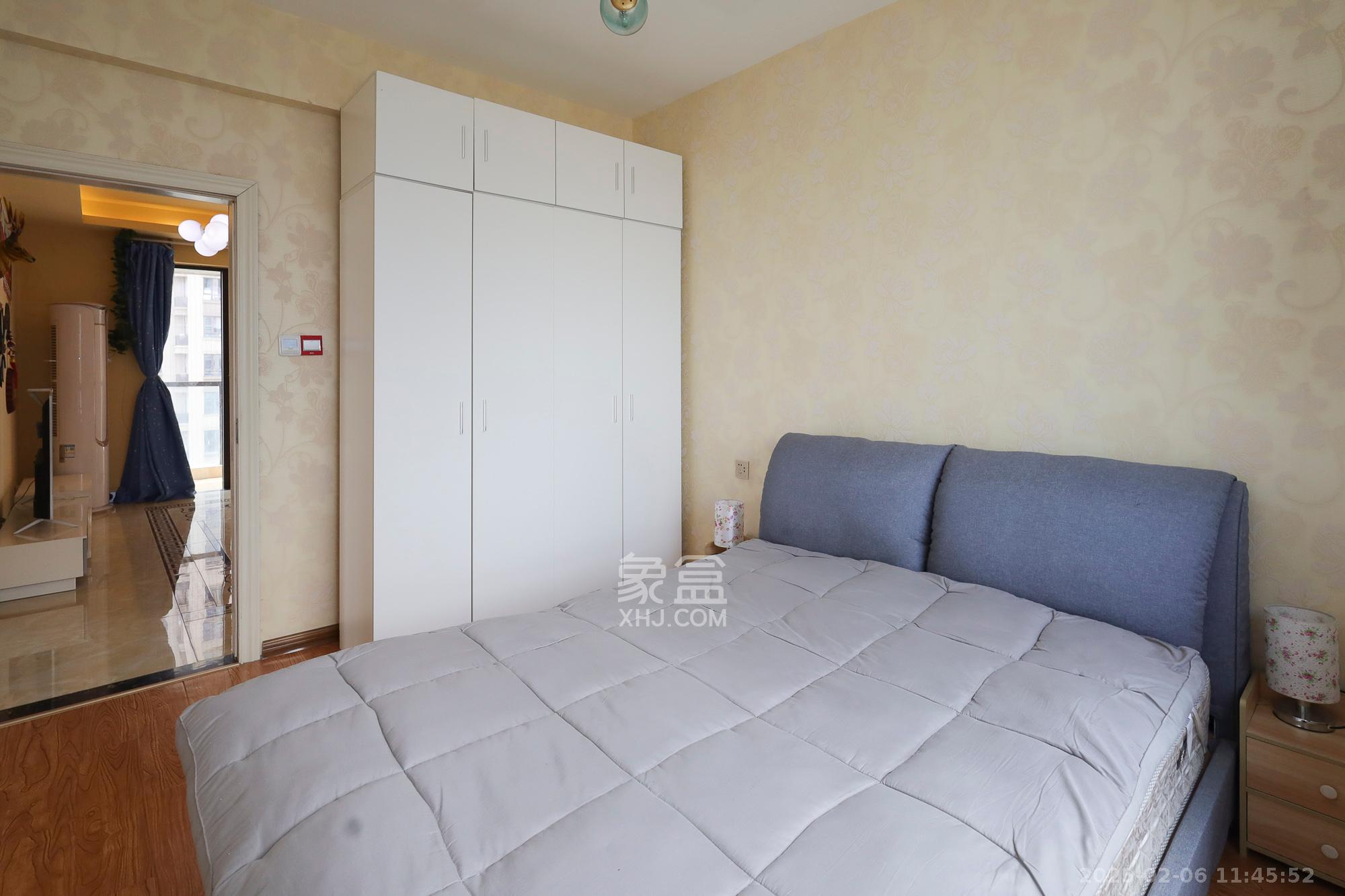 世茂外滩里(世茂铂翠湾三期)  4室2厅2卫    5000.0元/月 世茂外滩里(世茂铂翠湾三期)  4室2厅2卫    5000.0元/月室内图