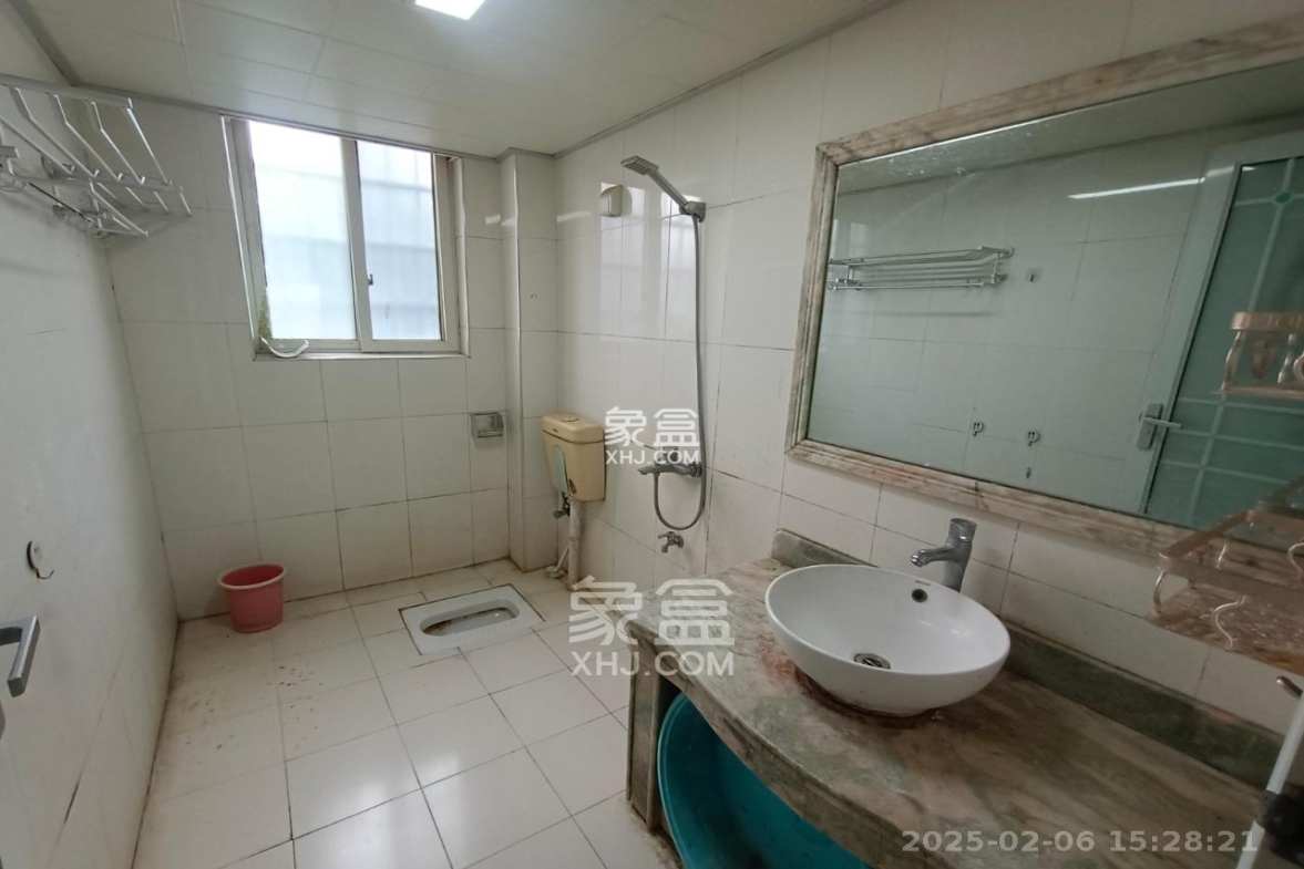 南湖雅苑 3室2厅2卫 1500.0元/月 南湖雅苑 3室2厅2卫 1500.0元/月室内图